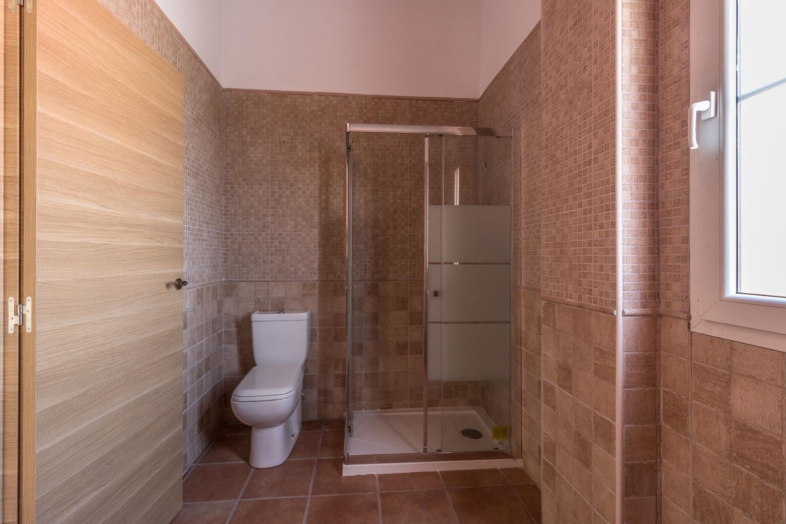 4 bedroom Villa for rent in L'Enova with pool garage - € 1,500 (Ref: 8120303)