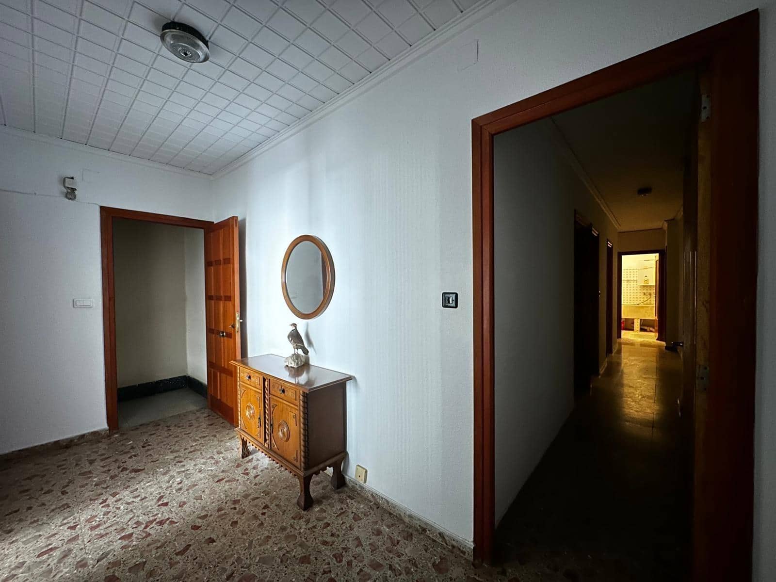 4 slaapkamer Huis te koop in Carlet met garage - € 140.000 (Ref: 8247829)