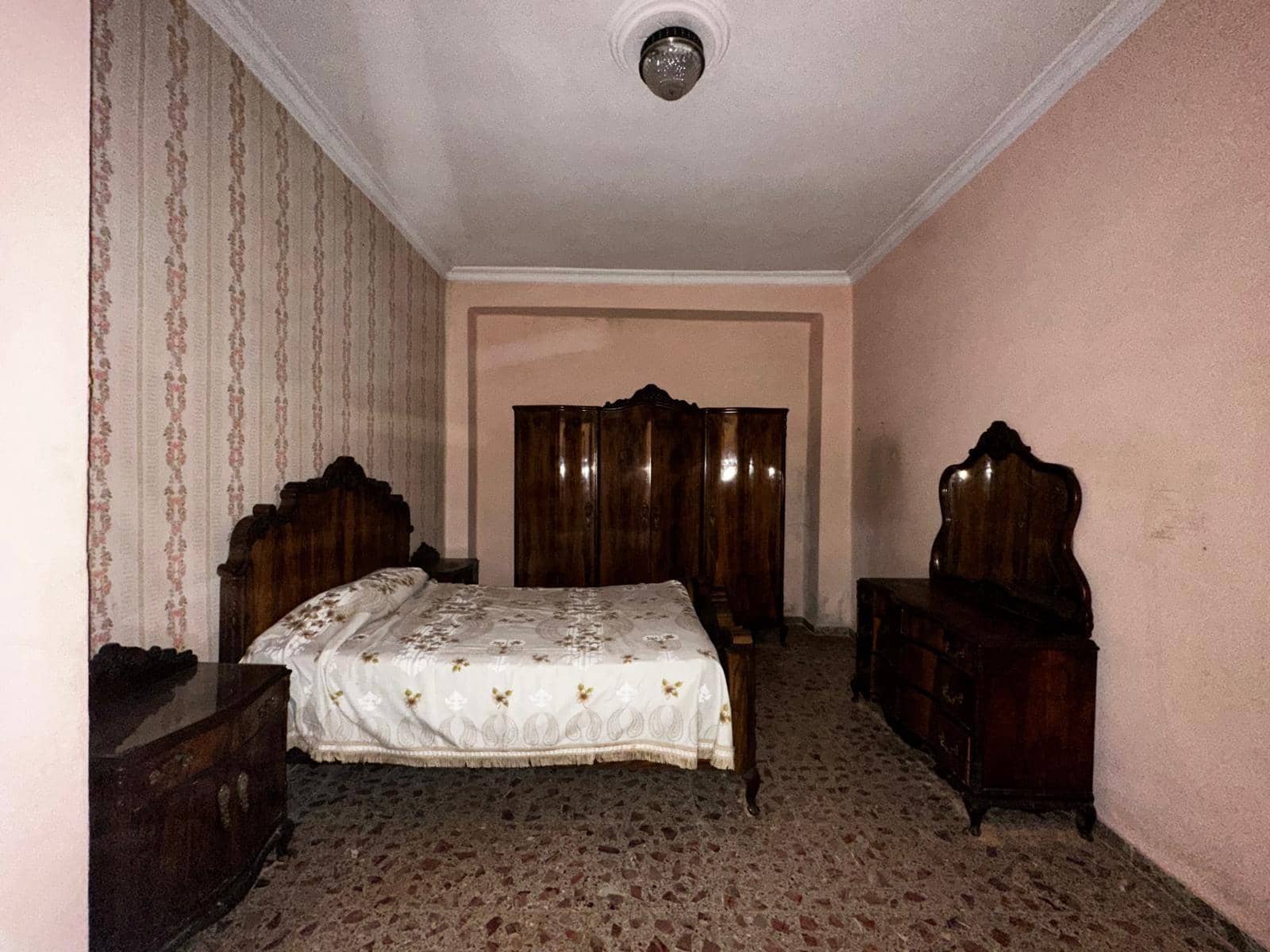 4 slaapkamer Huis te koop in Carlet met garage - € 140.000 (Ref: 8247829)