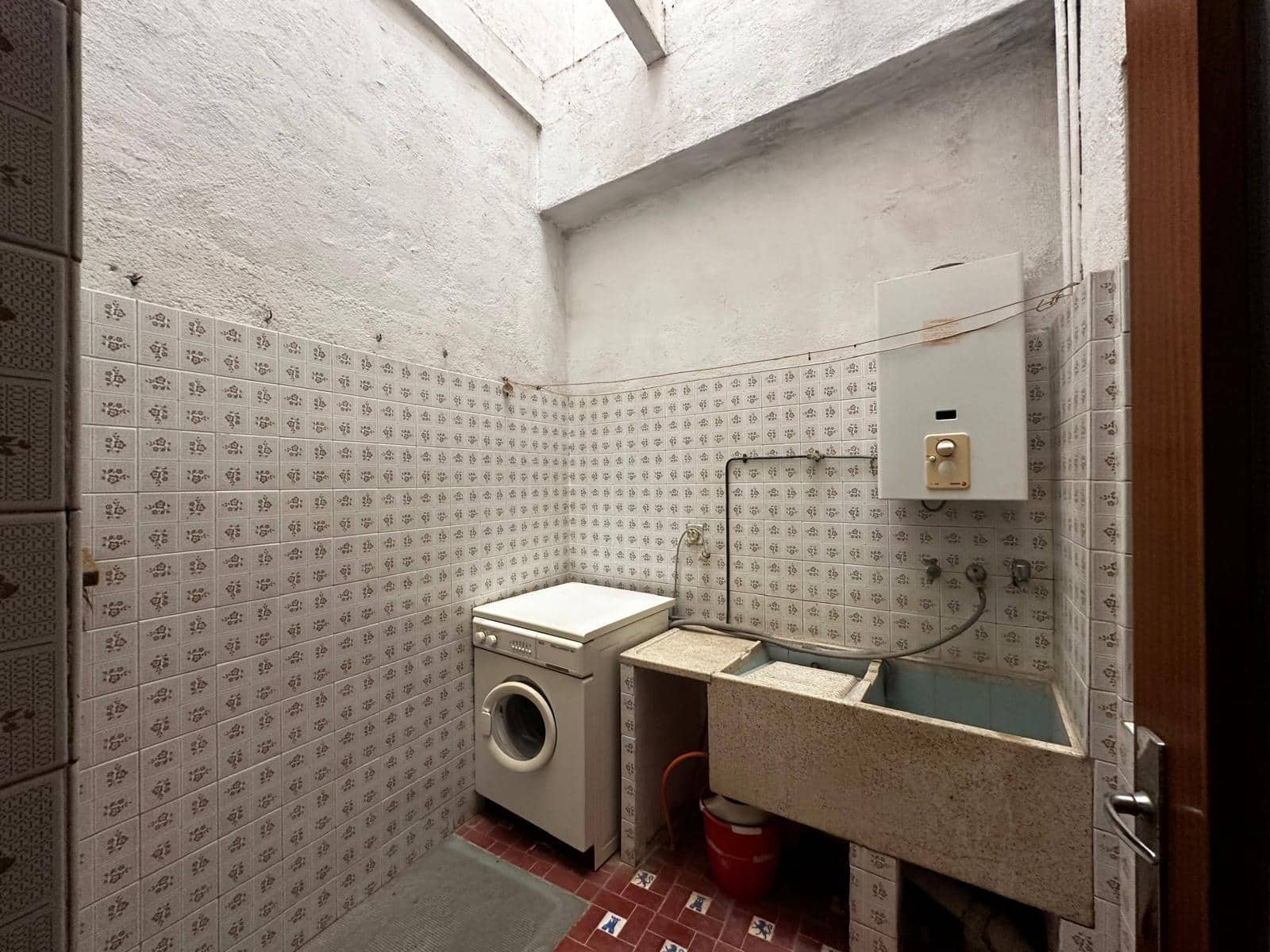 4 slaapkamer Huis te koop in Carlet met garage - € 140.000 (Ref: 8247829)