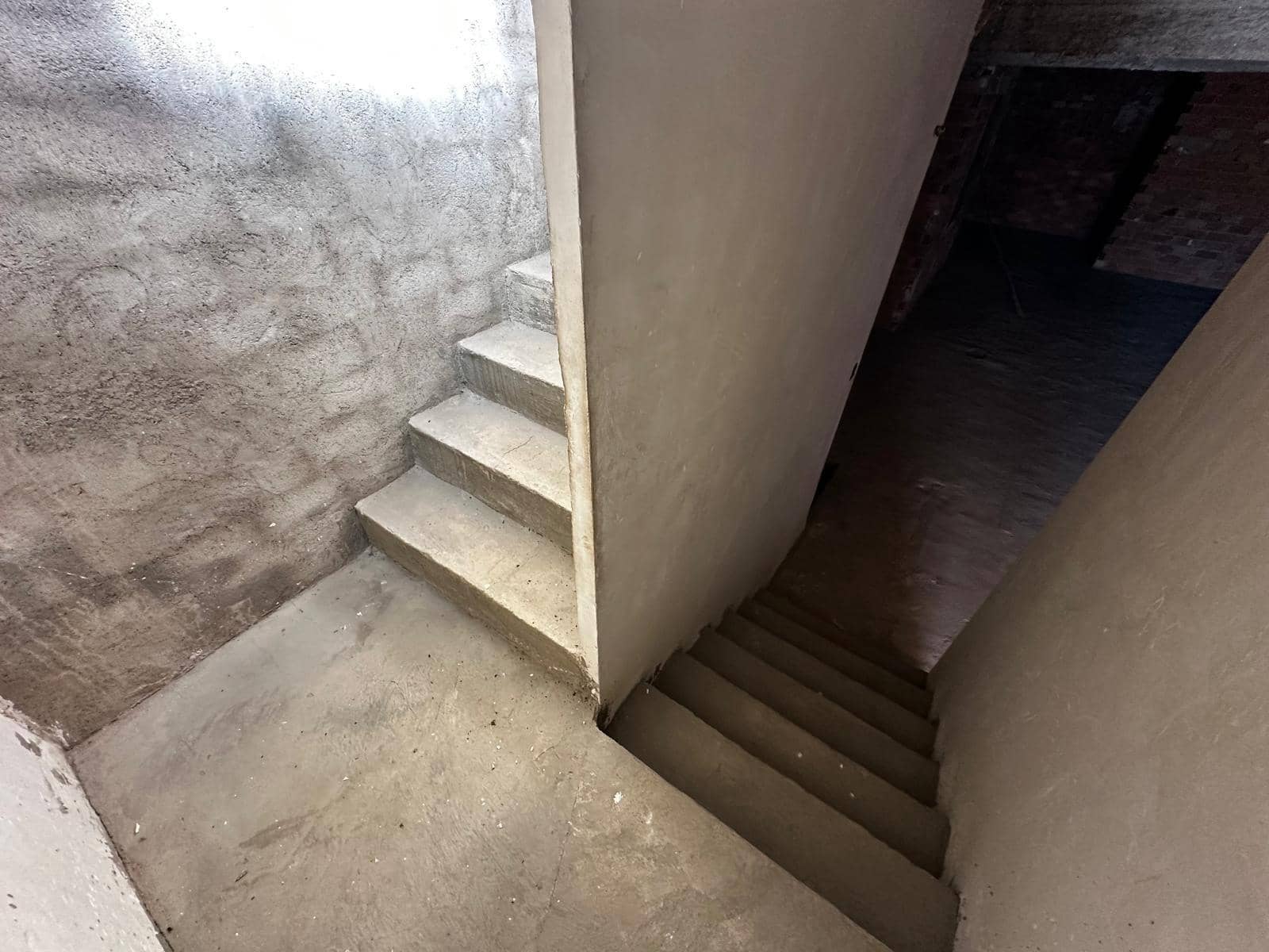 4 slaapkamer Huis te koop in Carlet met garage - € 140.000 (Ref: 8247829)