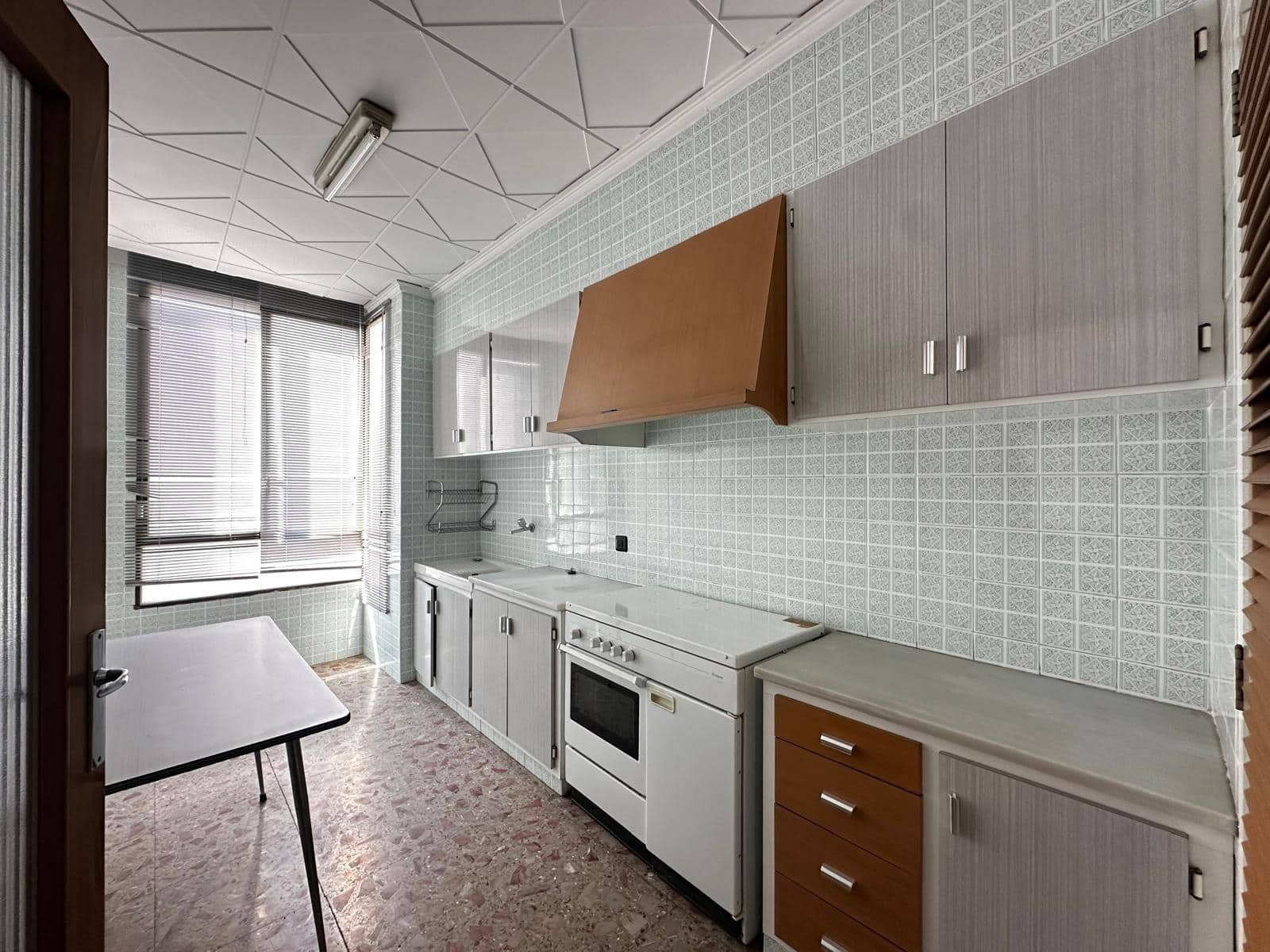 4 slaapkamer Huis te koop in Carlet met garage - € 140.000 (Ref: 8247829)