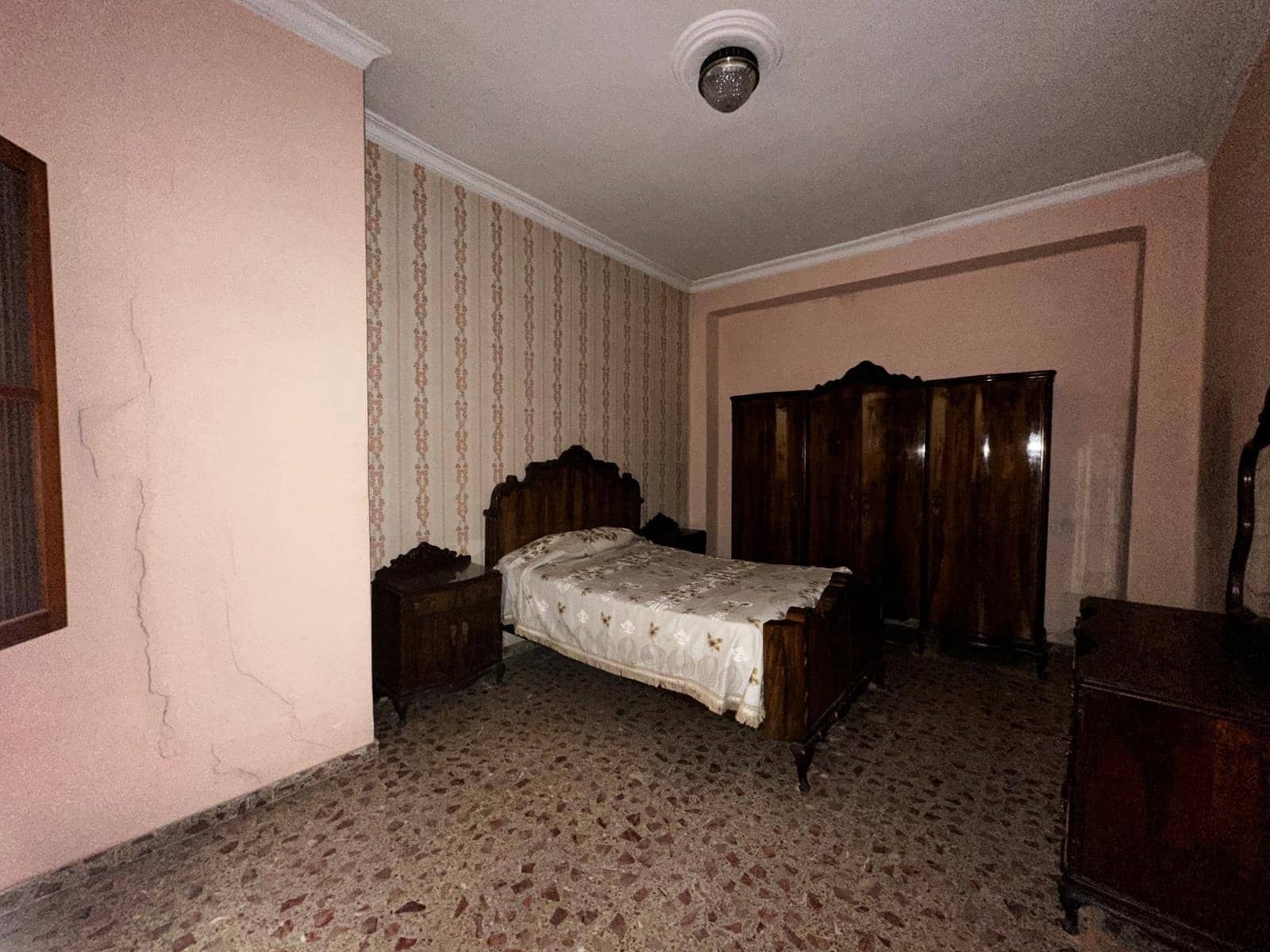 4 slaapkamer Huis te koop in Carlet met garage - € 140.000 (Ref: 8247829)