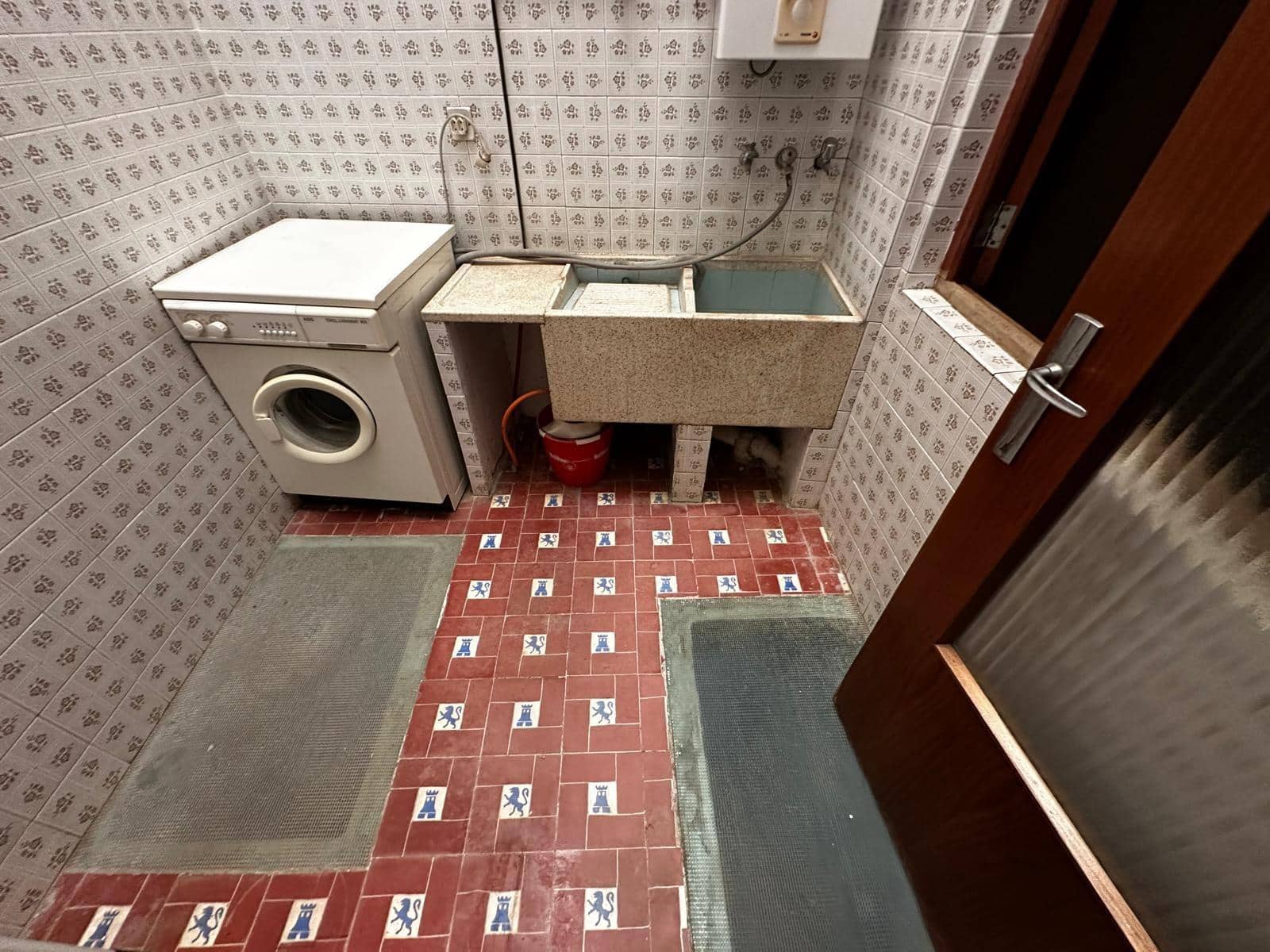 4 slaapkamer Huis te koop in Carlet met garage - € 140.000 (Ref: 8247829)