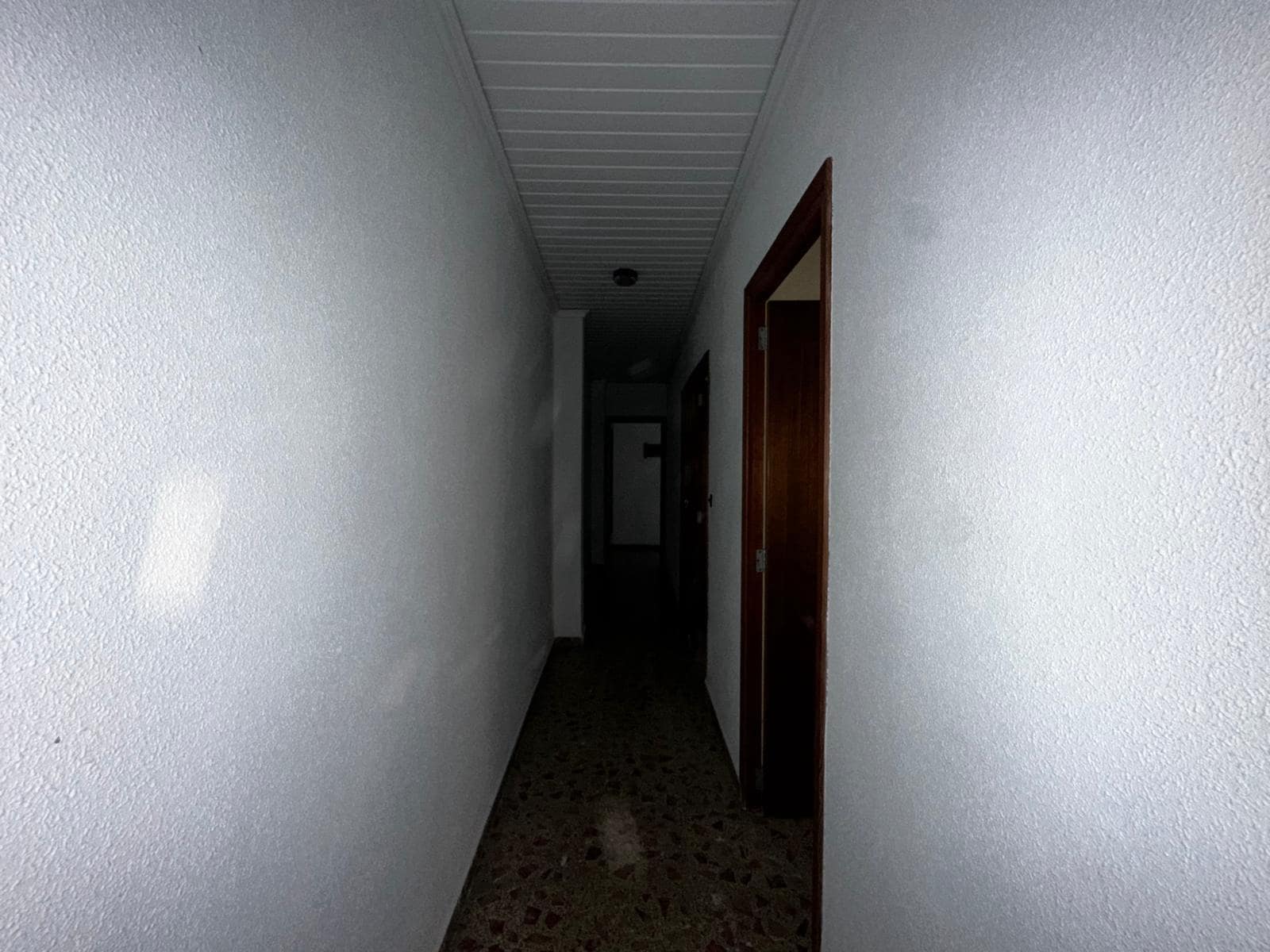 4 slaapkamer Huis te koop in Carlet met garage - € 140.000 (Ref: 8247829)