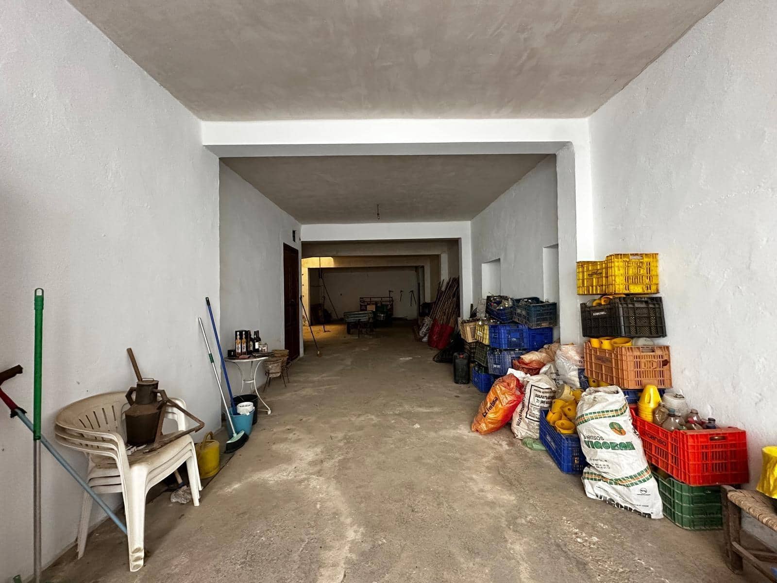 4 slaapkamer Huis te koop in Carlet met garage - € 140.000 (Ref: 8247829)