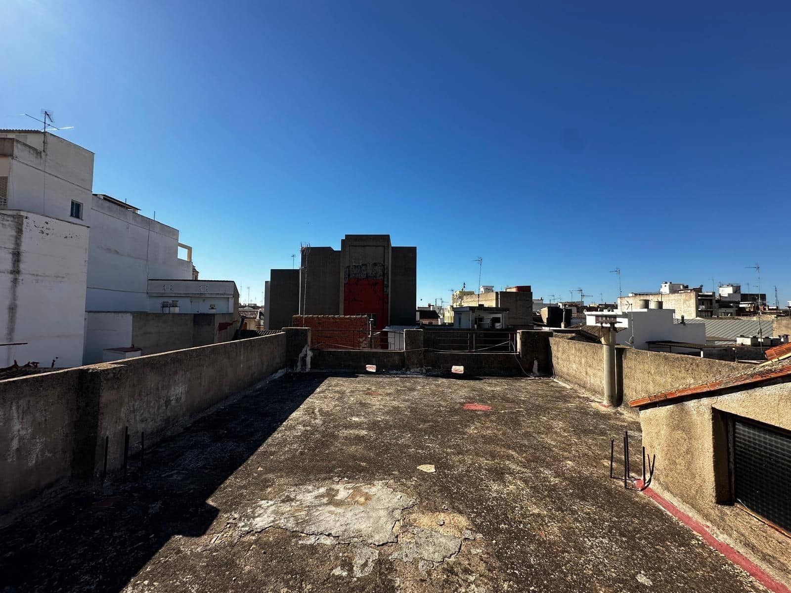 4 slaapkamer Huis te koop in Carlet met garage - € 140.000 (Ref: 8247829)