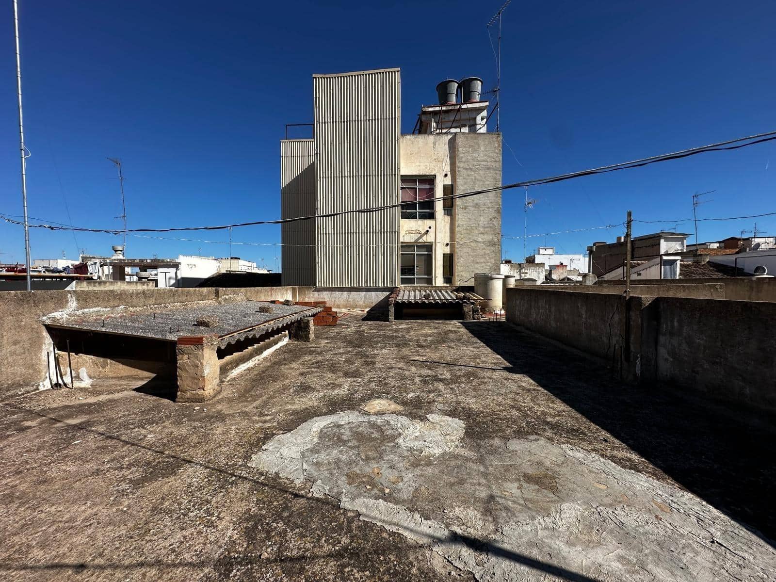 4 slaapkamer Huis te koop in Carlet met garage - € 140.000 (Ref: 8247829)