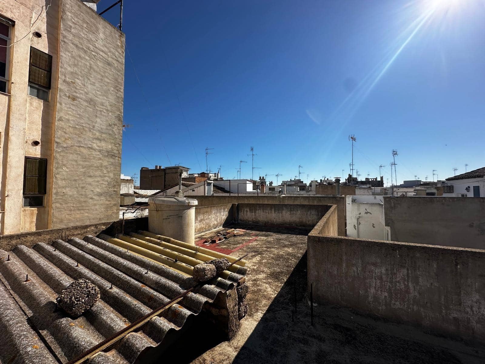 4 slaapkamer Huis te koop in Carlet met garage - € 140.000 (Ref: 8247829)