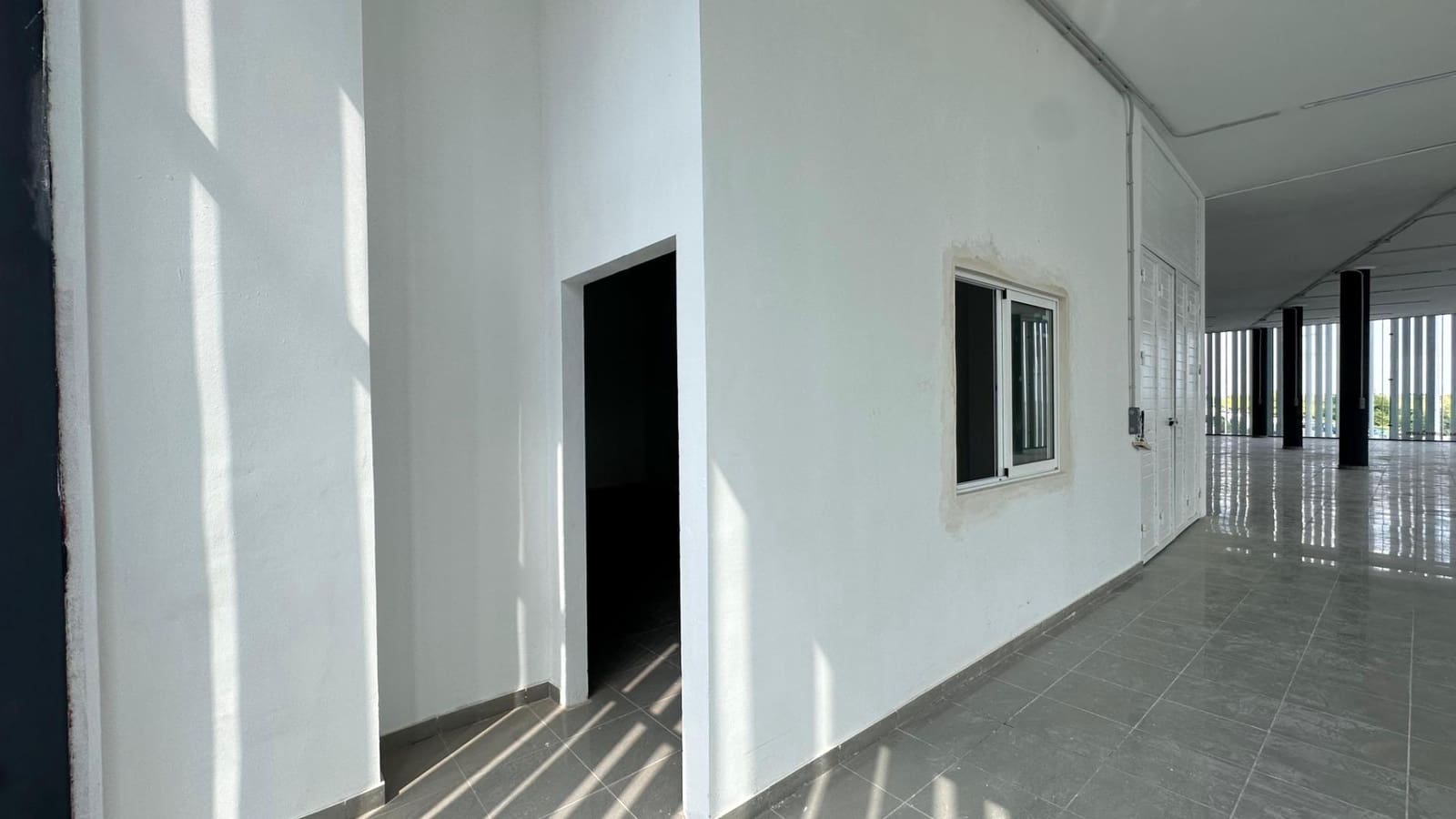 Bedrijf te koop in Algemesi - € 560.000 (Ref: 8279194)