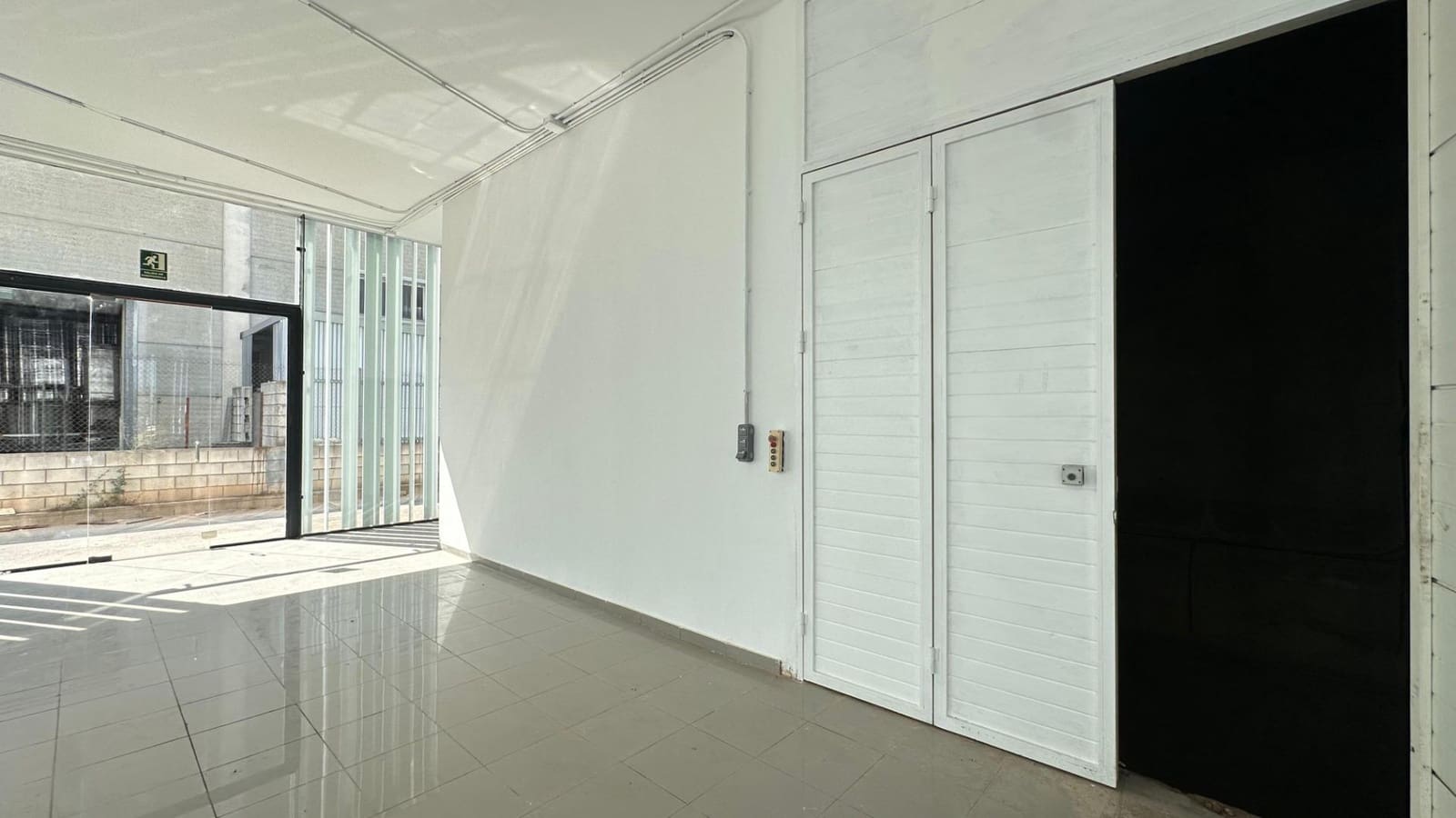 Bedrijf te koop in Algemesi - € 560.000 (Ref: 8279194)