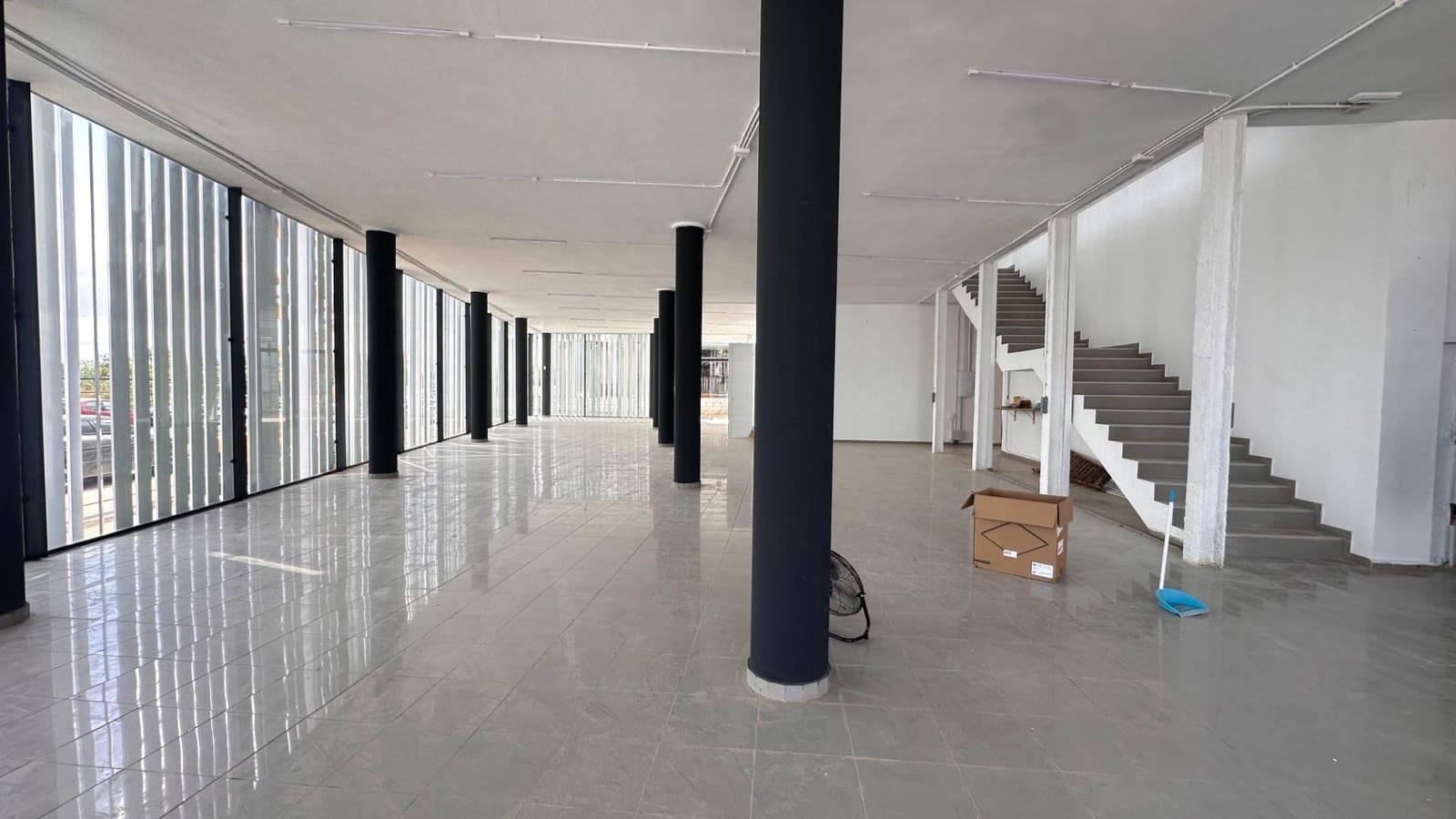 Bedrijf te koop in Algemesi - € 560.000 (Ref: 8279194)