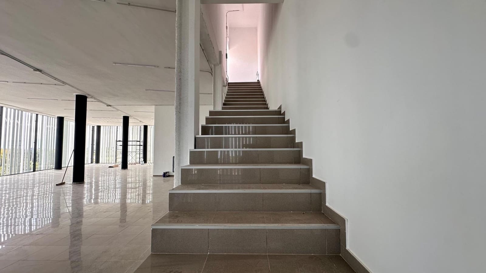 Bedrijf te koop in Algemesi - € 560.000 (Ref: 8279194)