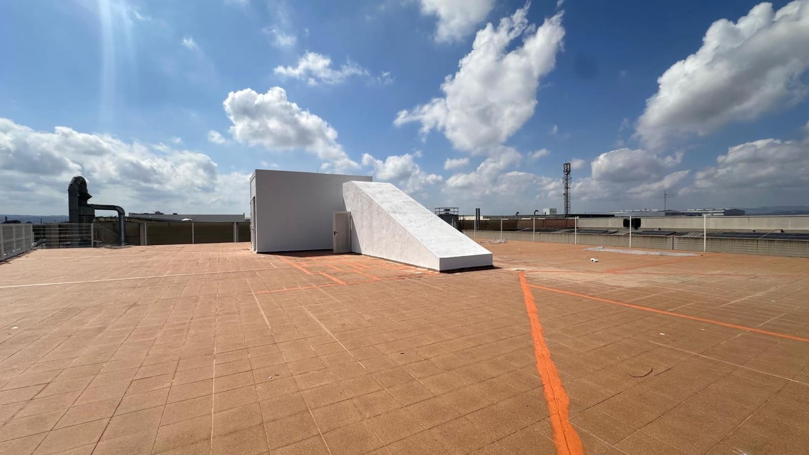 Bedrijf te koop in Algemesi - € 560.000 (Ref: 8279194)