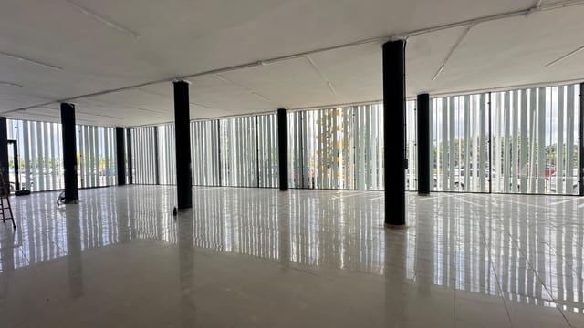 Business for sale in Algemesí - € 560,000 (Ref: 8279194)