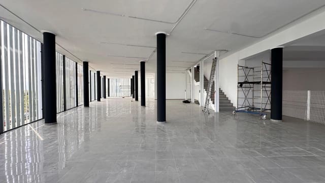 Business for sale in Algemesí - € 560,000 (Ref: 8279194)