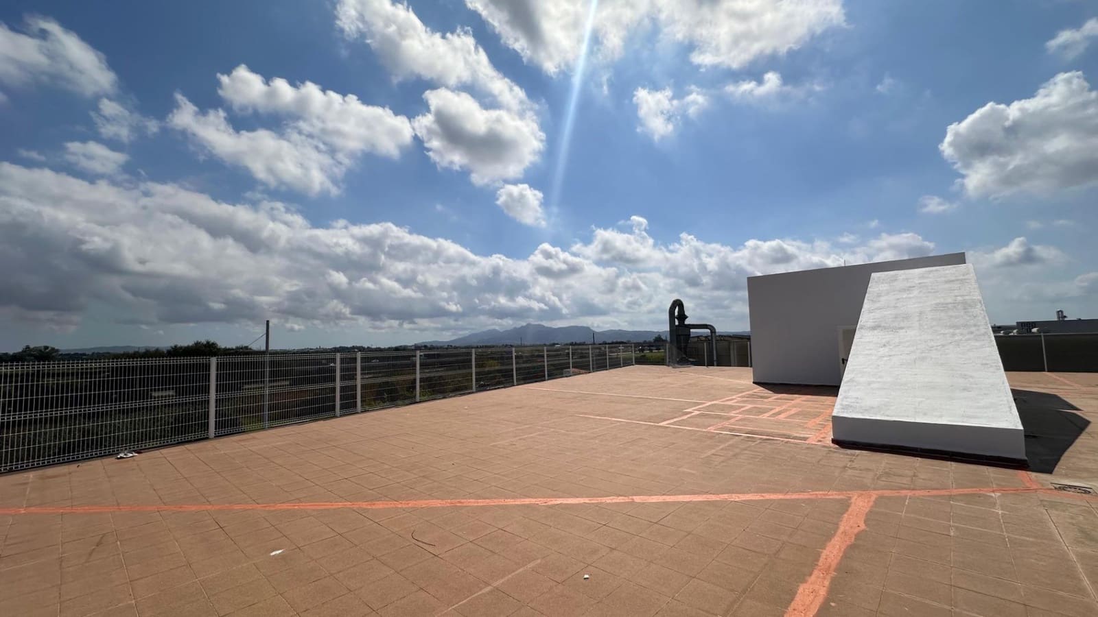 Bedrijf te koop in Algemesi - € 560.000 (Ref: 8279194)