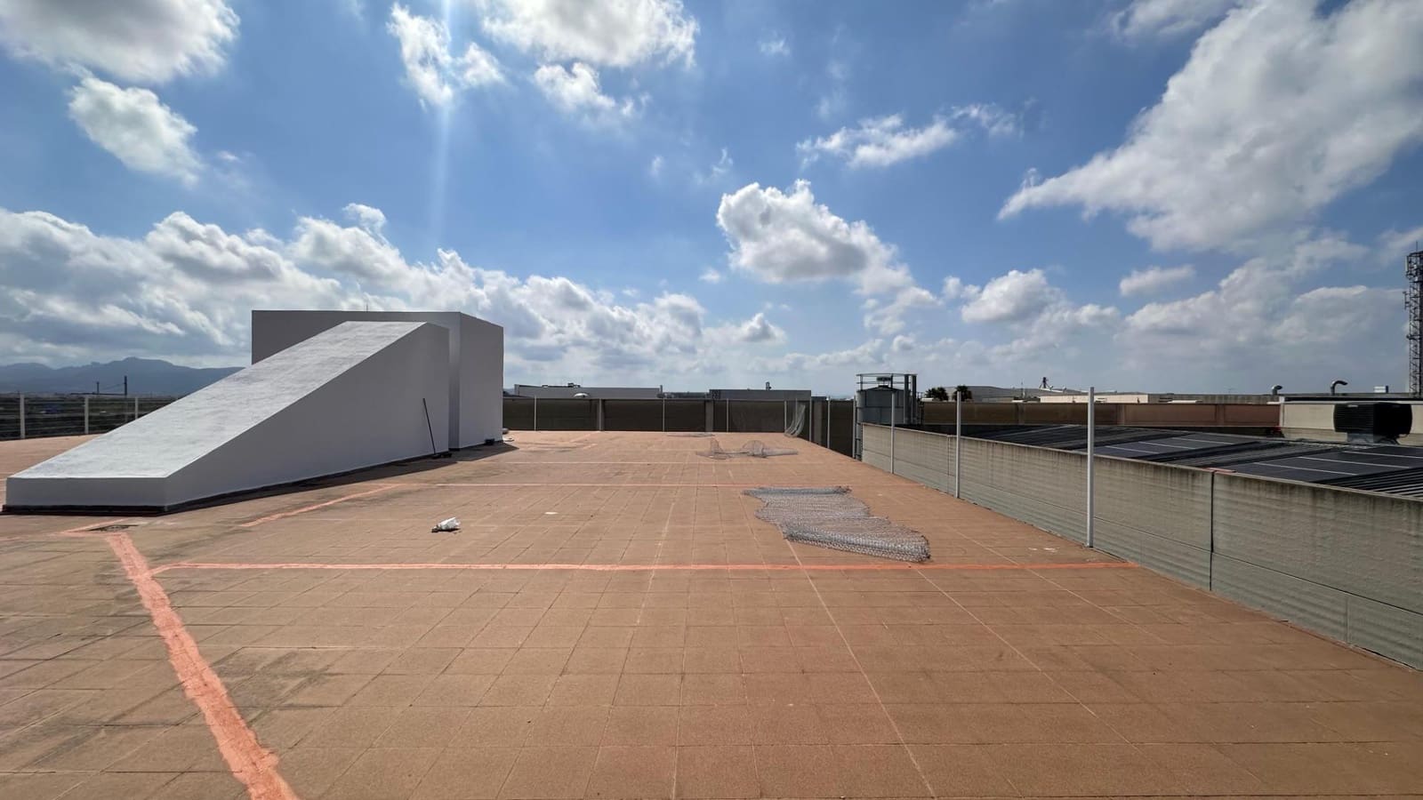 Bedrijf te koop in Algemesi - € 560.000 (Ref: 8279194)