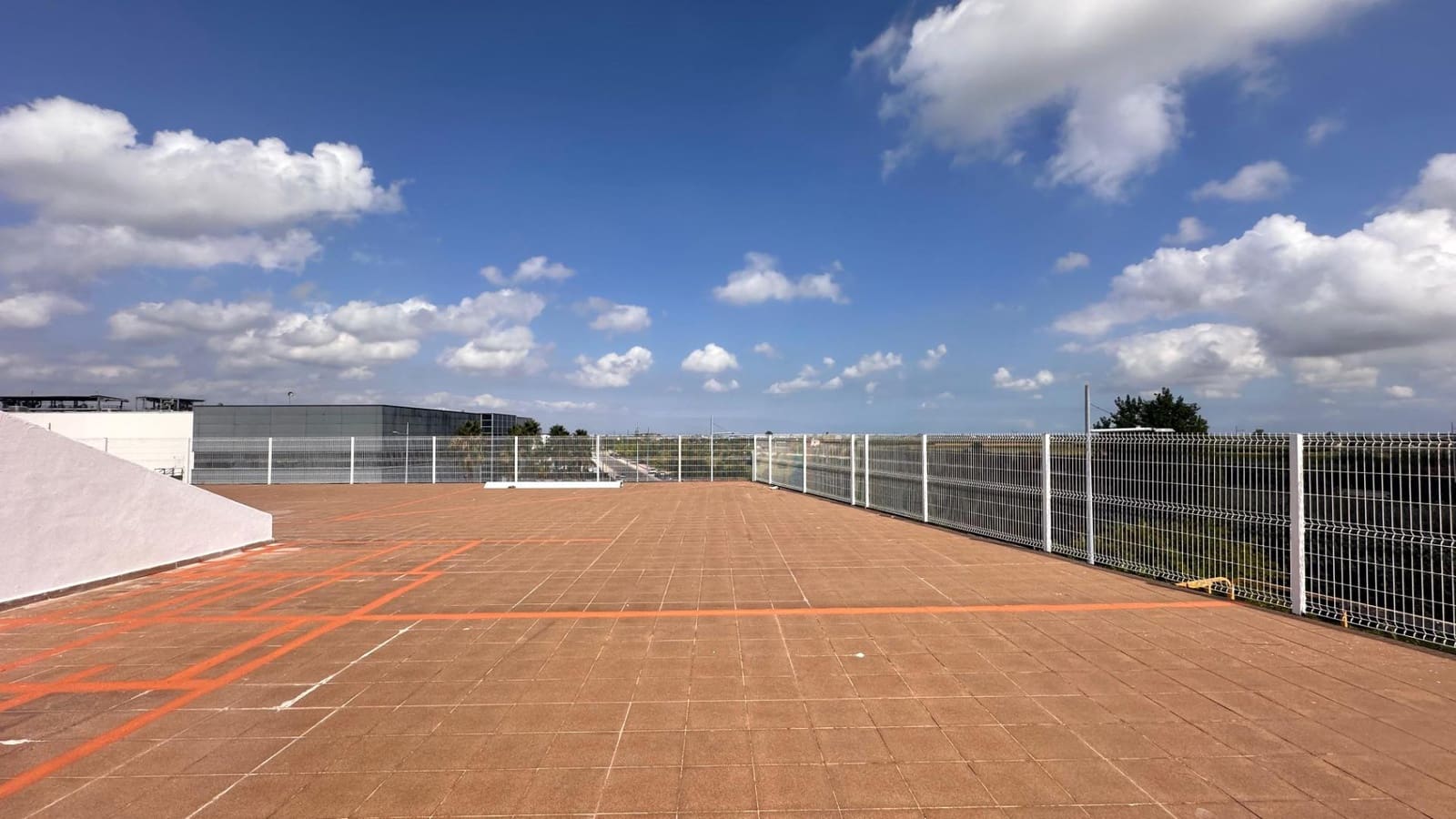 Bedrijf te koop in Algemesi - € 560.000 (Ref: 8279194)