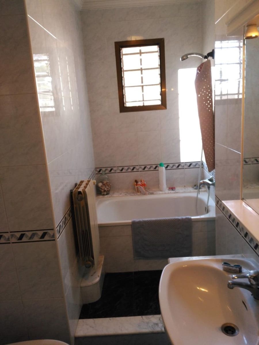 7 sypialnia Penthouse na sprzedaż w Masalaves z garażem - 195 000 € (Ref: 8290424)