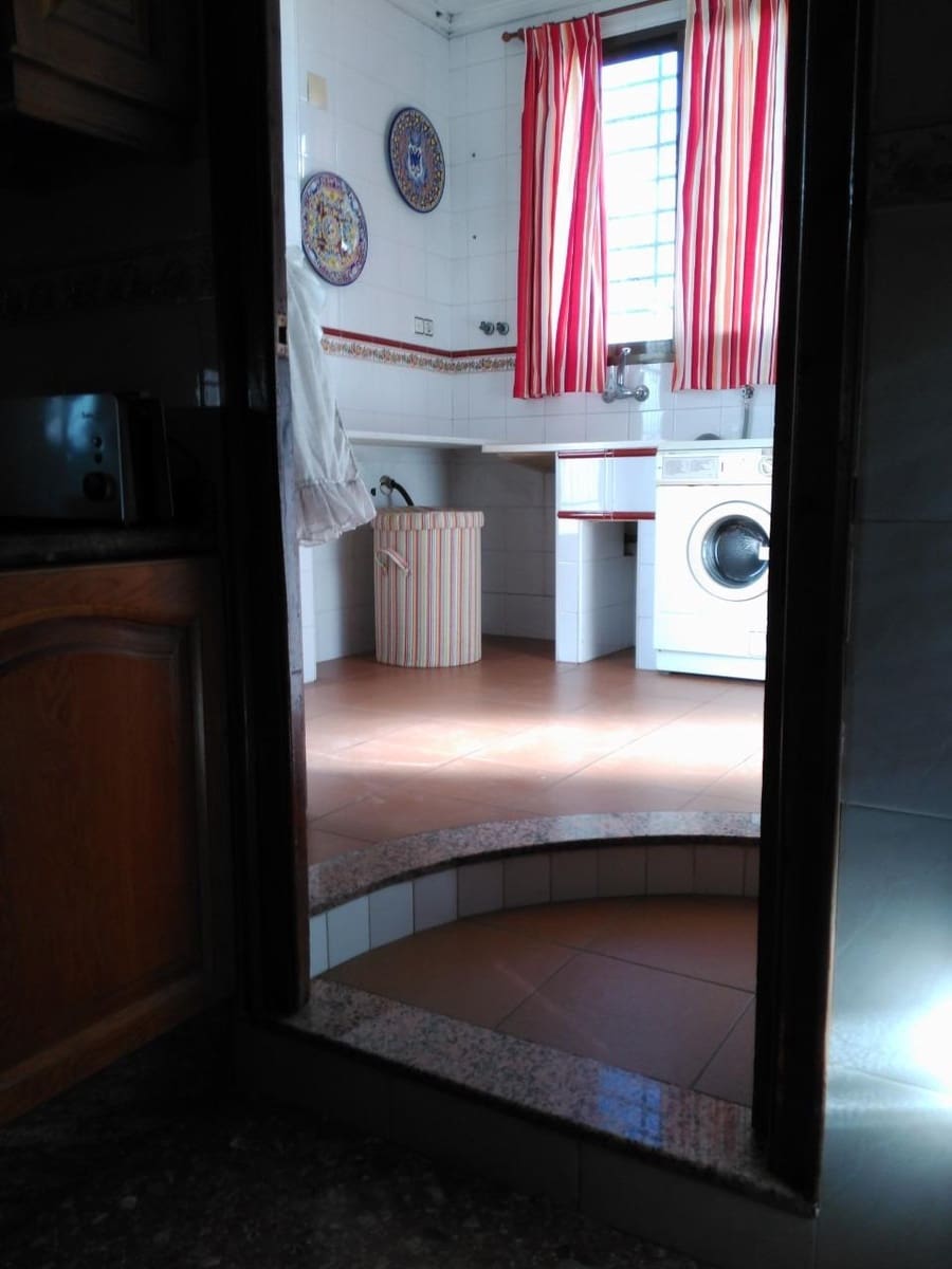 7 sypialnia Penthouse na sprzedaż w Masalaves z garażem - 195 000 € (Ref: 8290424)