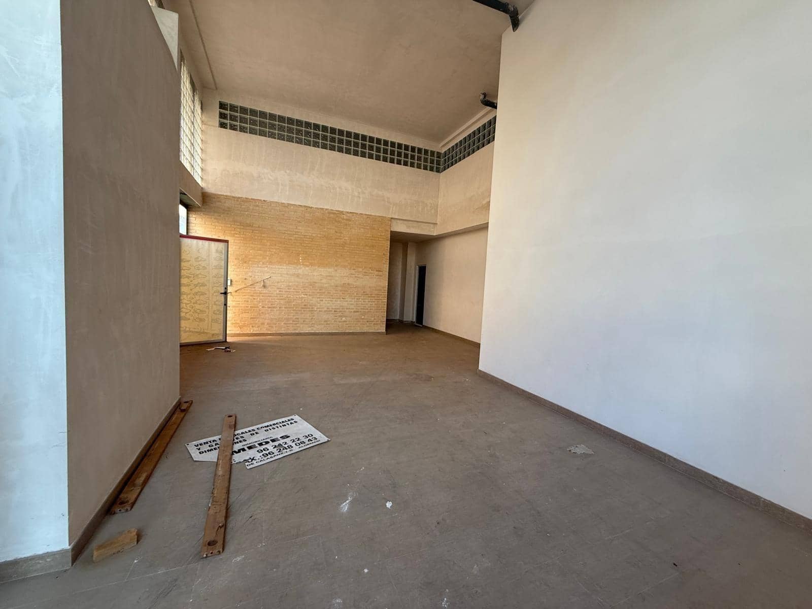 Commercial for sale in Carlet - € 312,000 (Ref: 8310842)