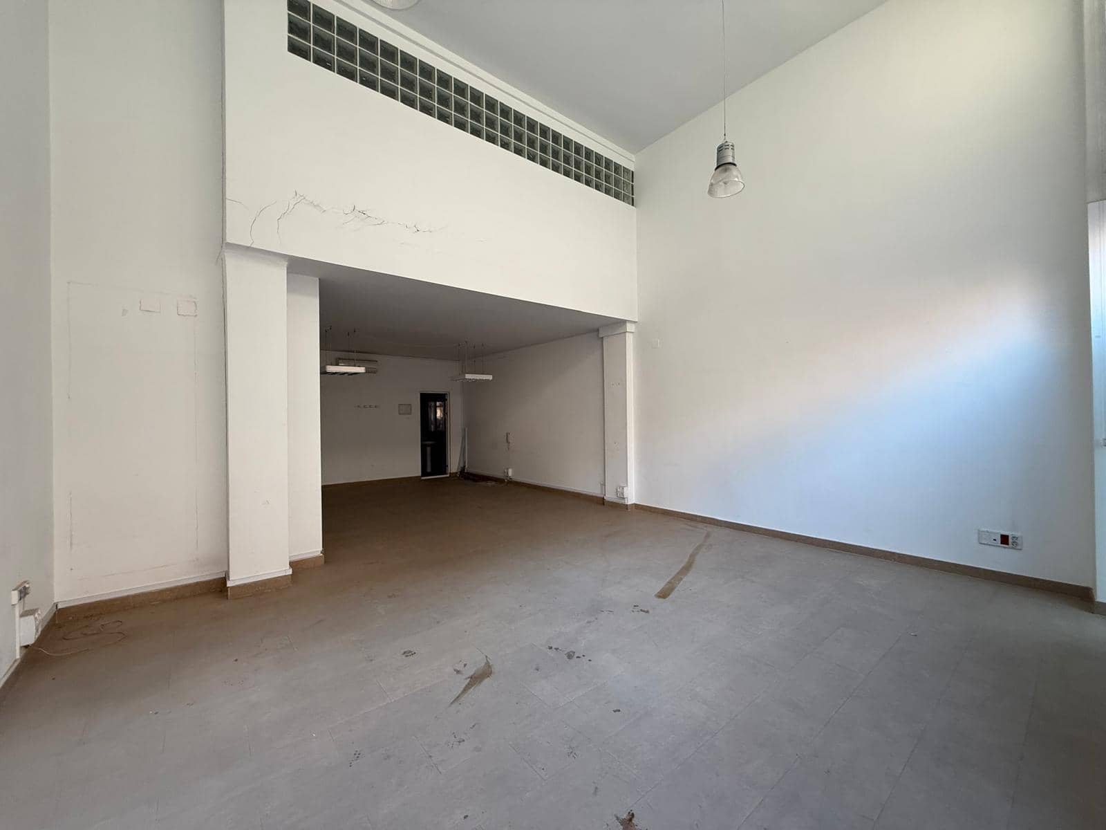 Commercial for sale in Carlet - € 312,000 (Ref: 8310842)