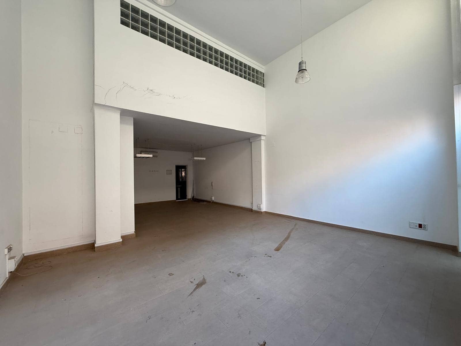 Commercial for sale in Carlet - € 312,000 (Ref: 8310842)