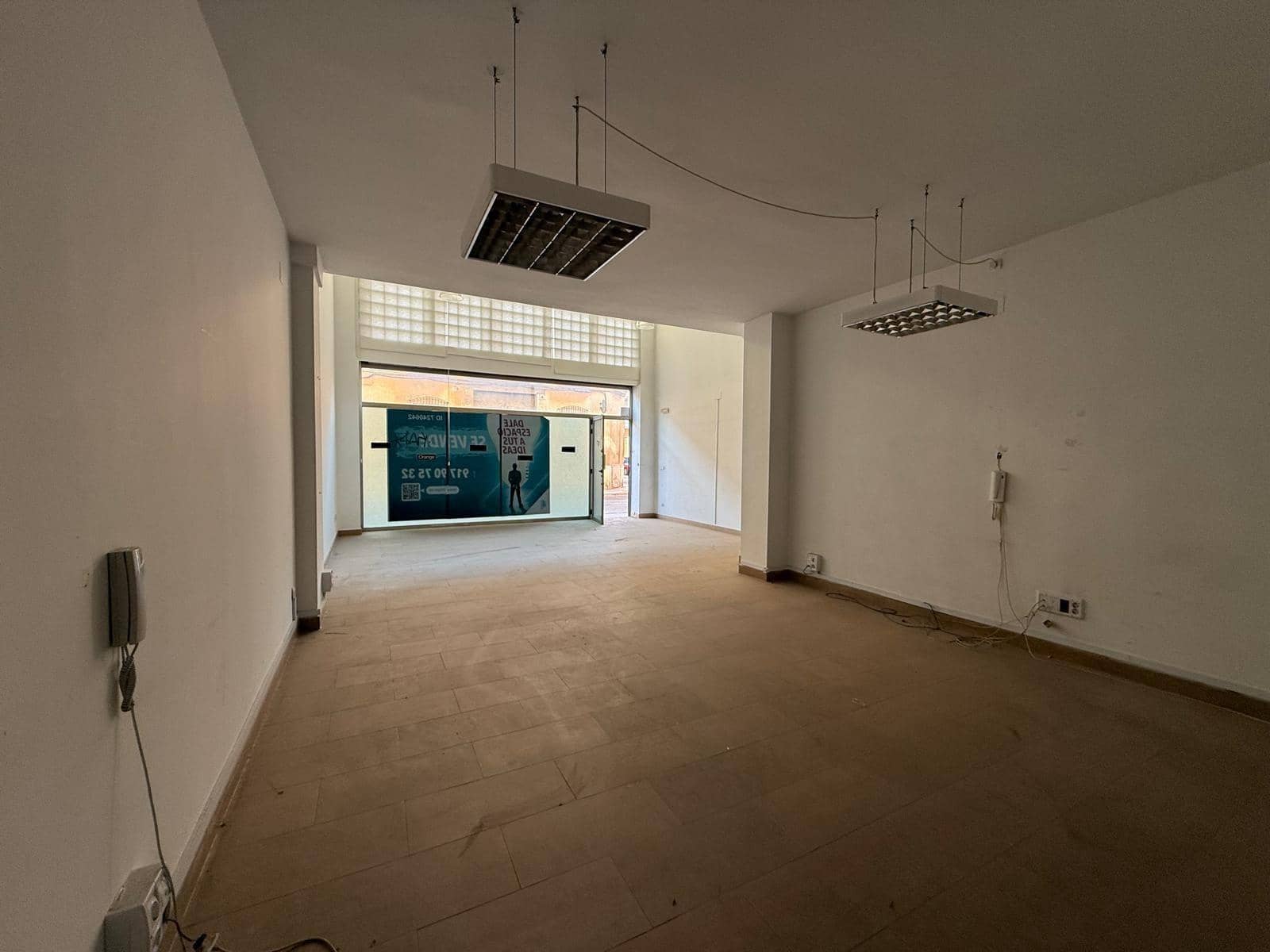 Commercial for sale in Carlet - € 312,000 (Ref: 8310842)