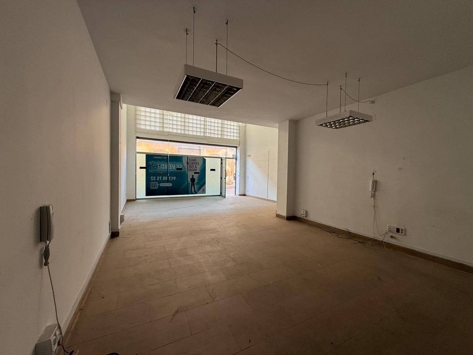 Commercial for sale in Carlet - € 312,000 (Ref: 8310842)