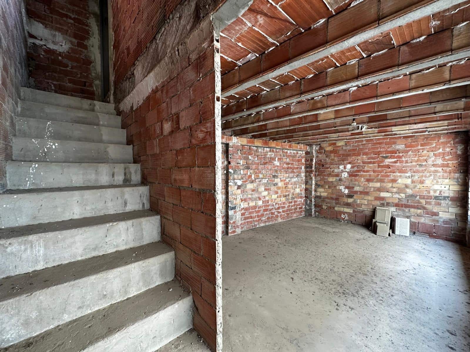 3 slaapkamer Huis te koop in Alberic - € 85.000 (Ref: 8318187)