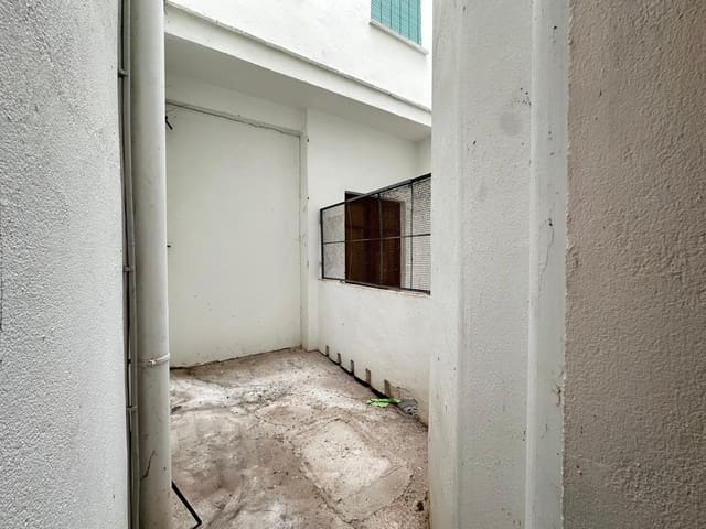 3 bedroom Townhouse for sale in Alberic - € 85,000 (Ref: 8318187)