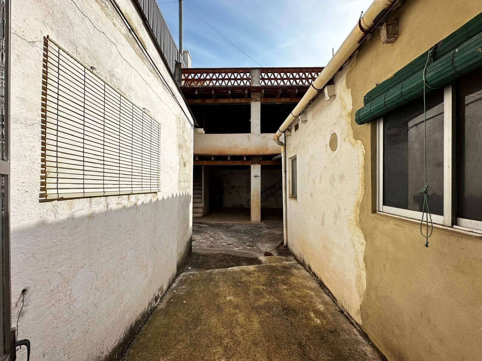 3 slaapkamer Huis te koop in Alberic - € 85.000 (Ref: 8318187)