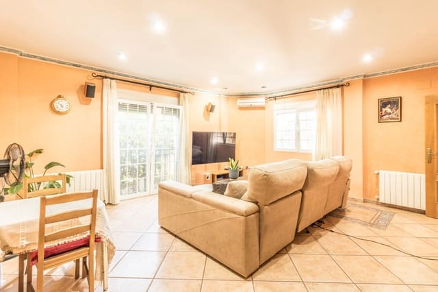 5 makuuhuone Rivitalo myytävänä paikassa Senyera - 270 000 € (Ref: 8373634)