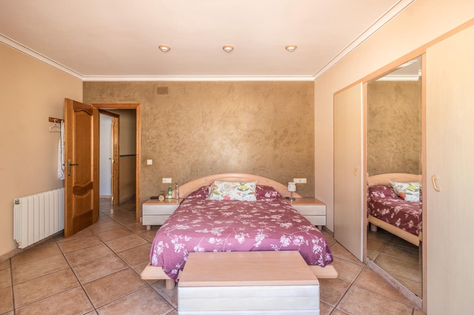 5 makuuhuone Rivitalo myytävänä paikassa Senyera - 270 000 € (Ref: 8373634)