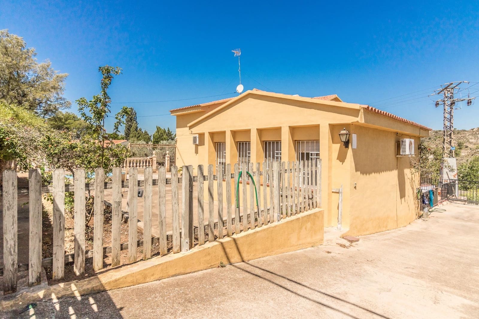 5 slaapkamer Villa te koop in Alfarp met zwembad garage - € 310.000 (Ref: 8415631)