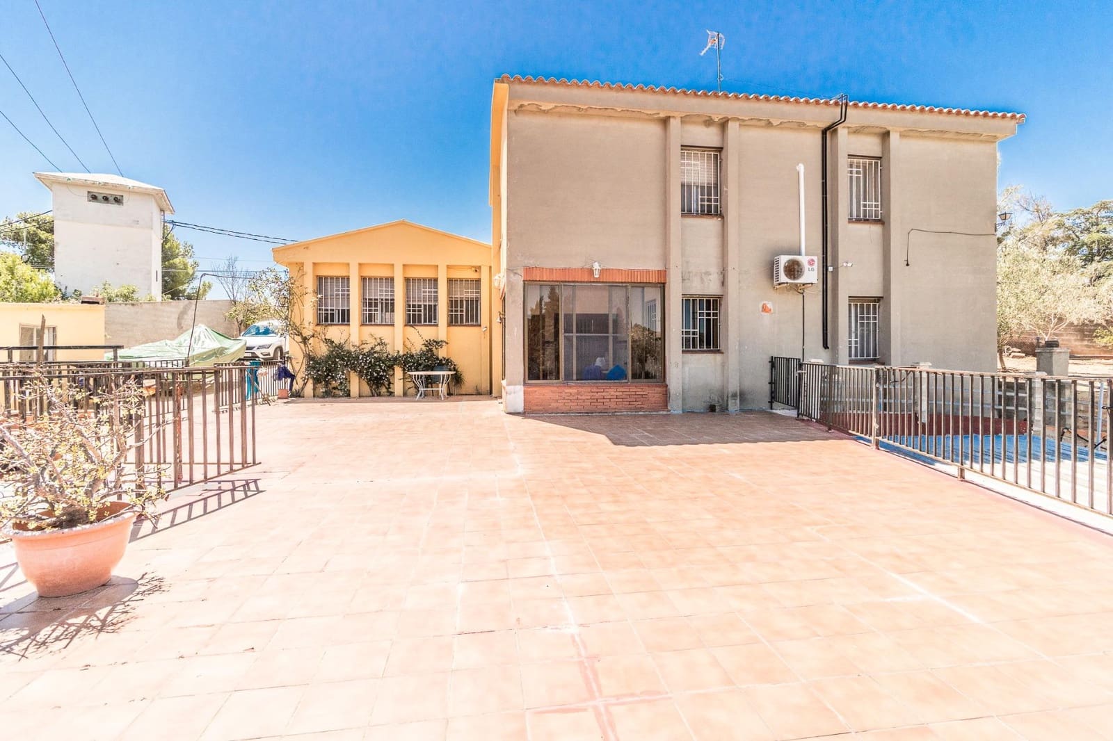 5 slaapkamer Villa te koop in Alfarp met zwembad garage - € 310.000 (Ref: 8415631)