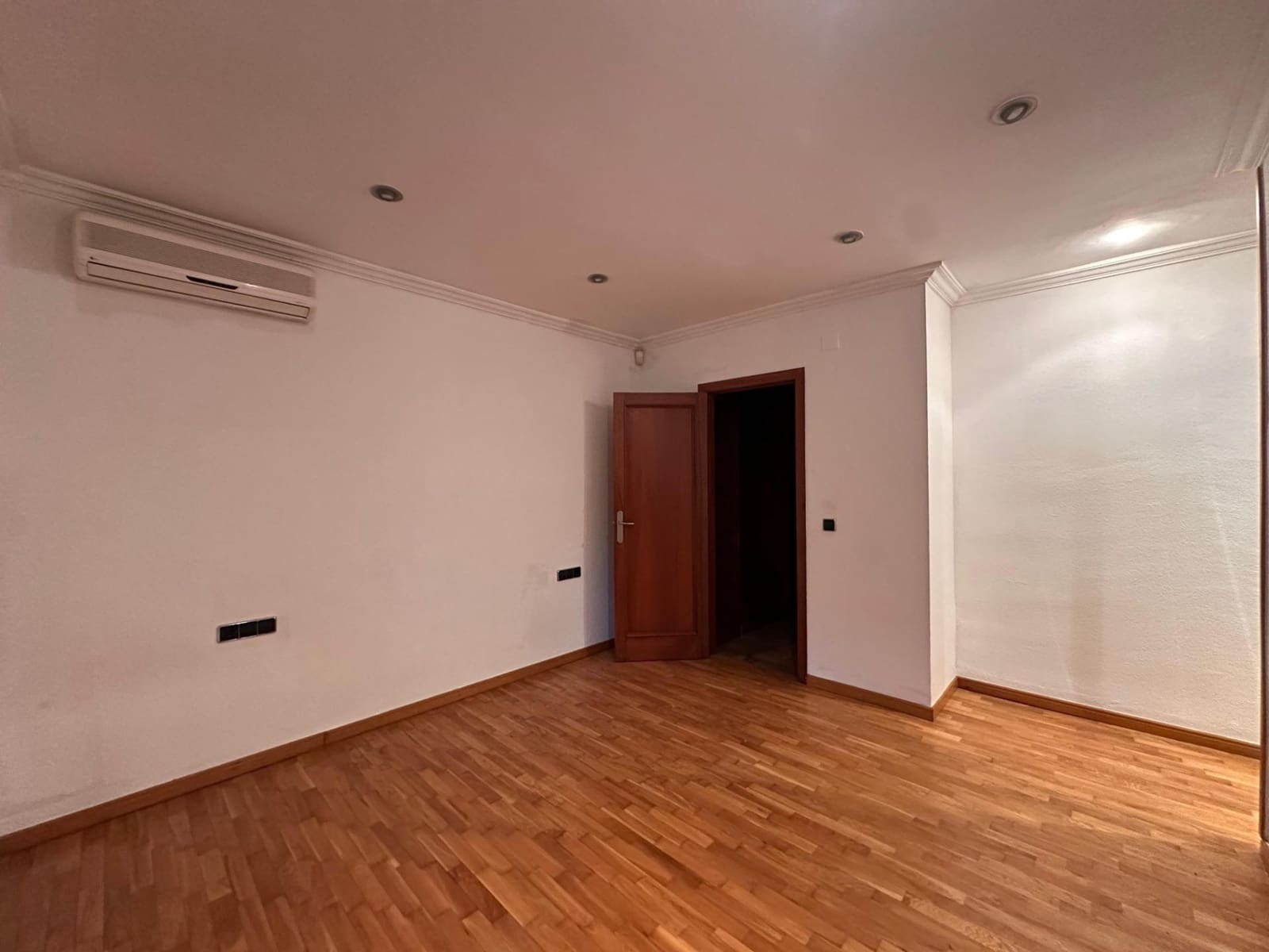 4 makuuhuone Huvila myytävänä paikassa Picassent - 360 000 € (Ref: 8432897)