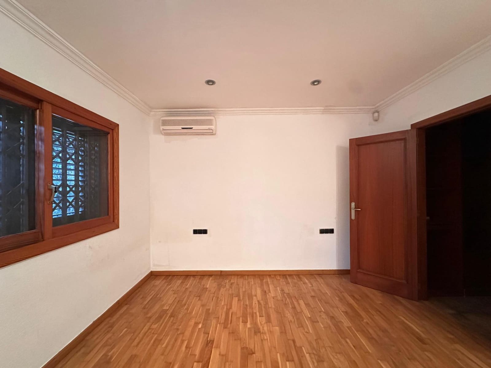 4 makuuhuone Huvila myytävänä paikassa Picassent - 360 000 € (Ref: 8432897)