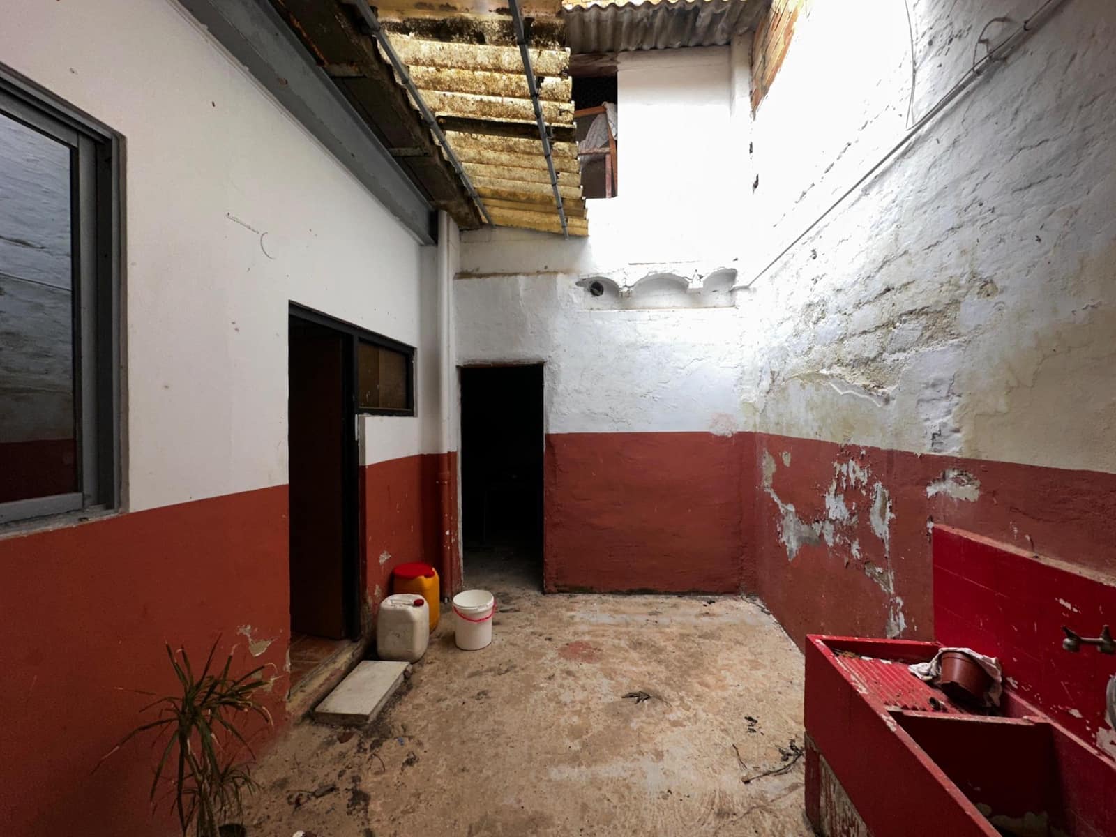 2 bedroom Townhouse for sale in L'Alcudia - € 123,000 (Ref: 8570484)