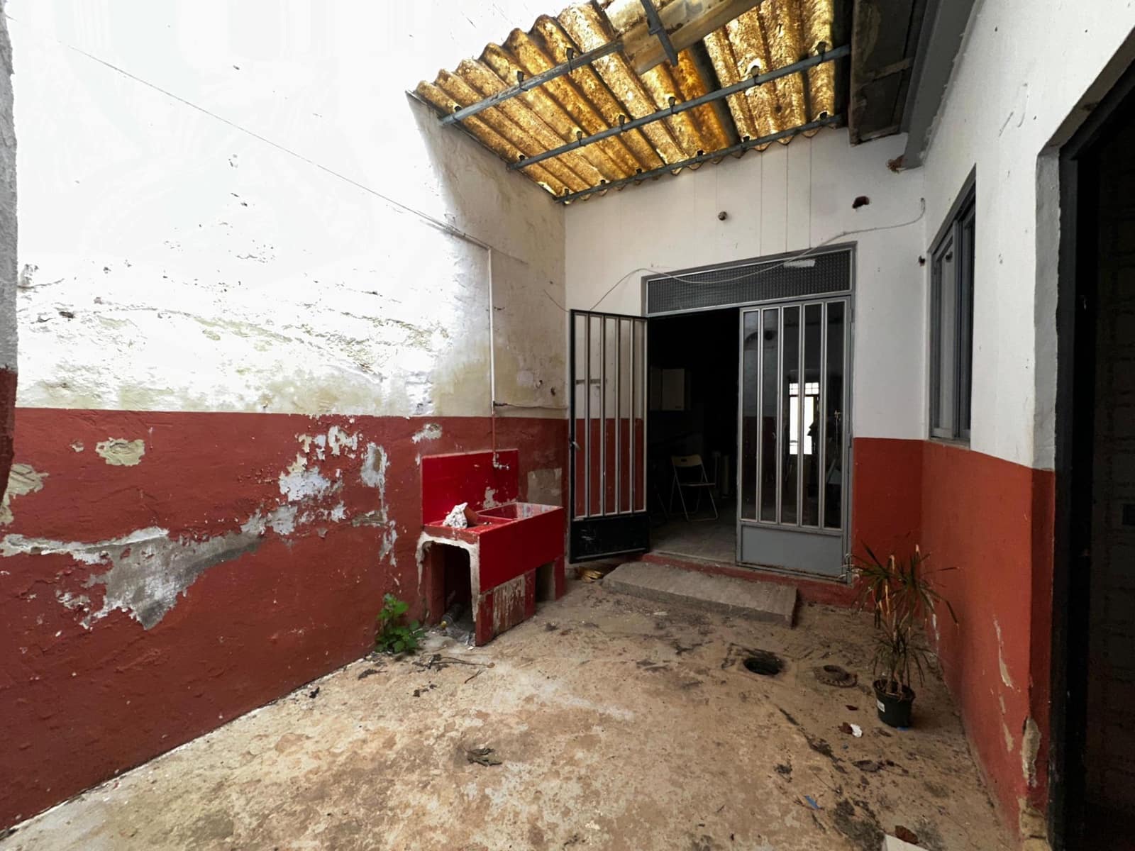 2 bedroom Townhouse for sale in L'Alcudia - € 123,000 (Ref: 8570484)