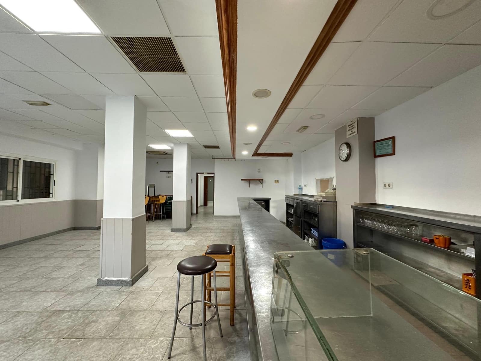 Kommersiell til salgs i L'Alcudia - € 135 000 (Ref: 8595343)