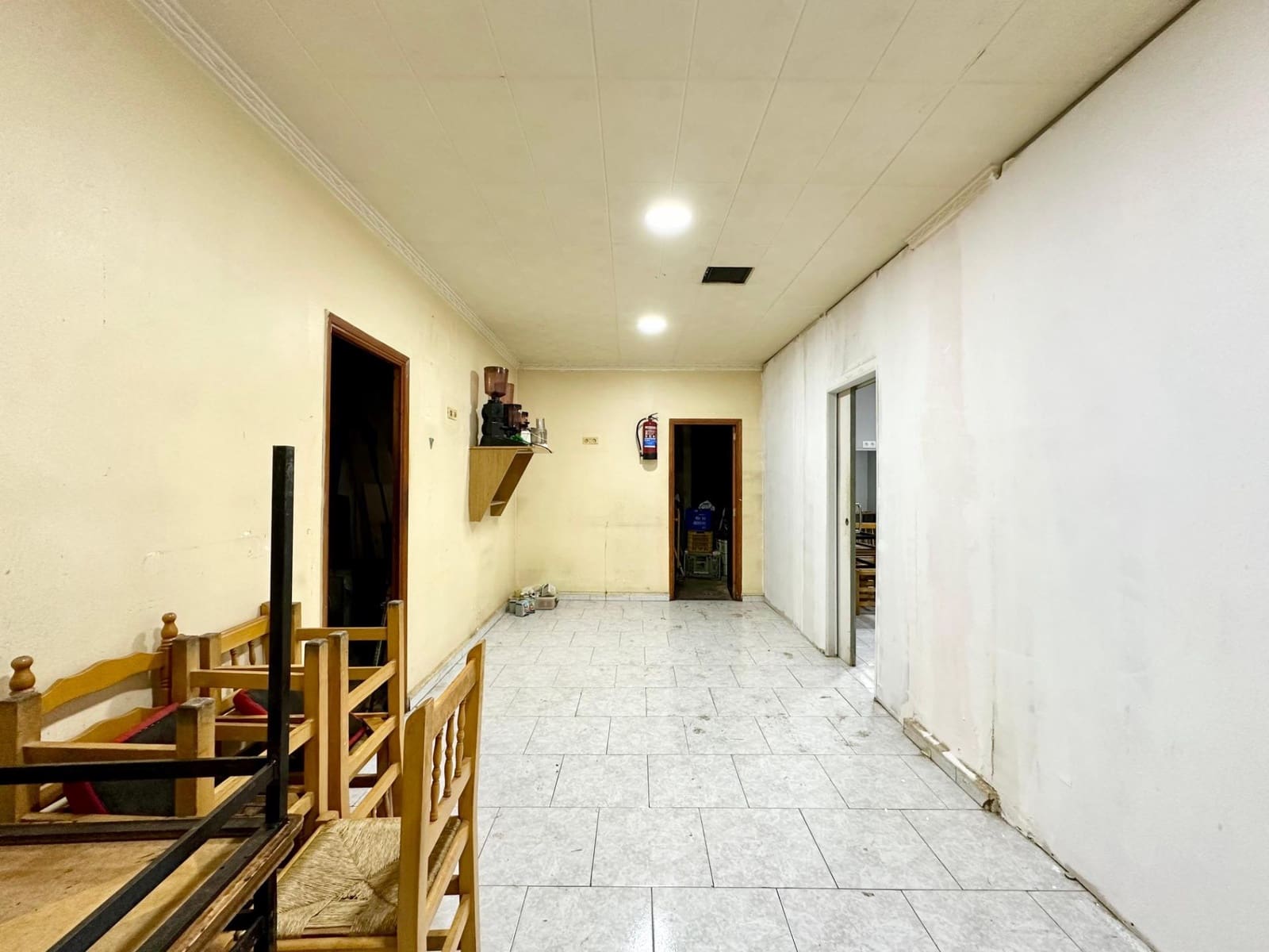 Kommersiell til salgs i L'Alcudia - € 135 000 (Ref: 8595343)