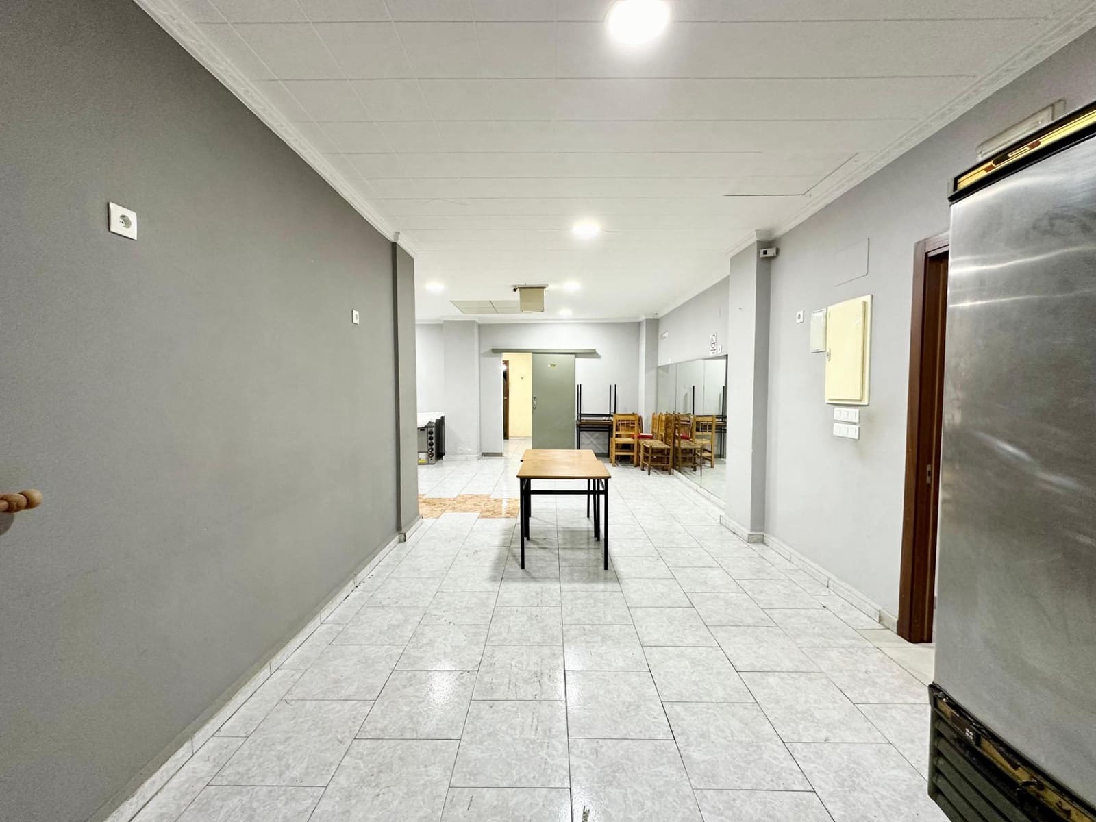 Kommersiell til salgs i L'Alcudia - € 135 000 (Ref: 8595343)