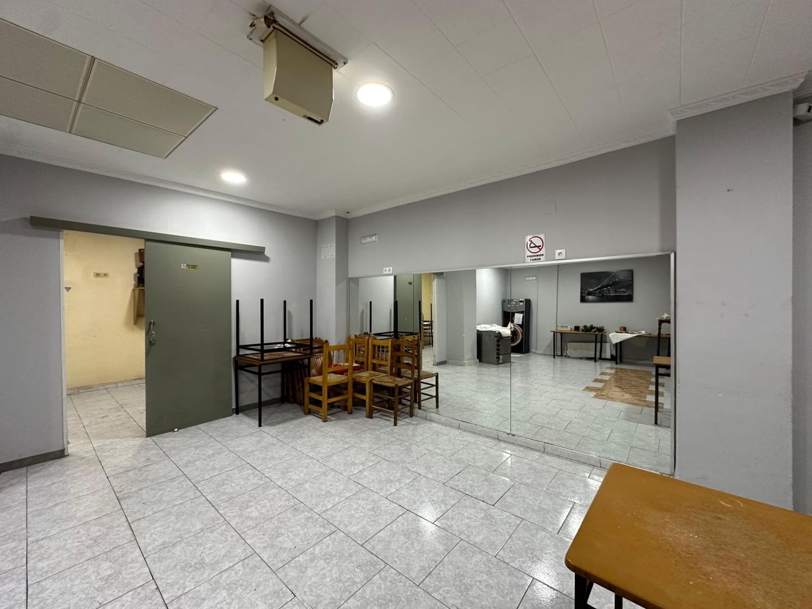 Kommersiell til salgs i L'Alcudia - € 135 000 (Ref: 8595343)