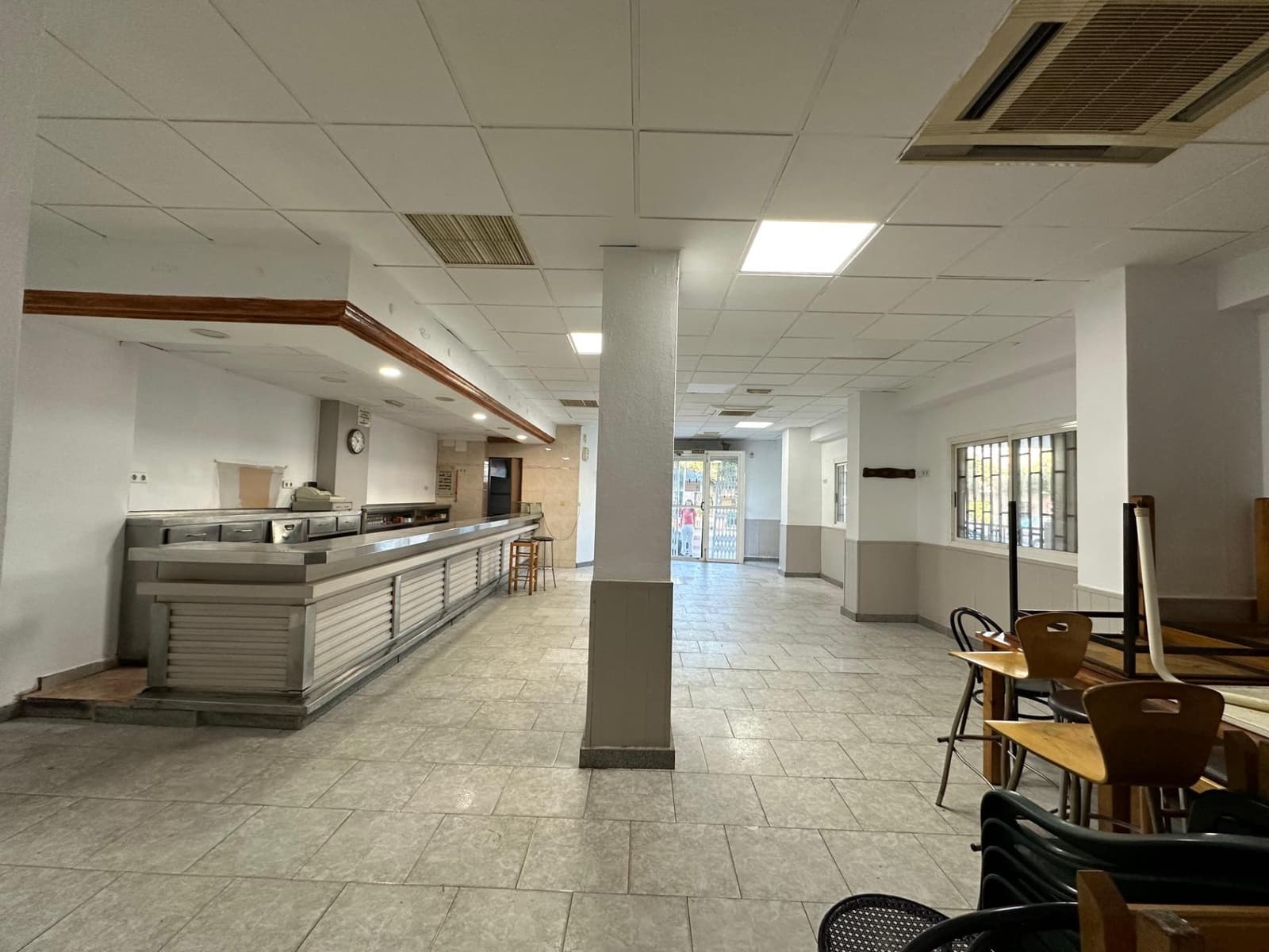 Kommersiell til salgs i L'Alcudia - € 135 000 (Ref: 8595343)