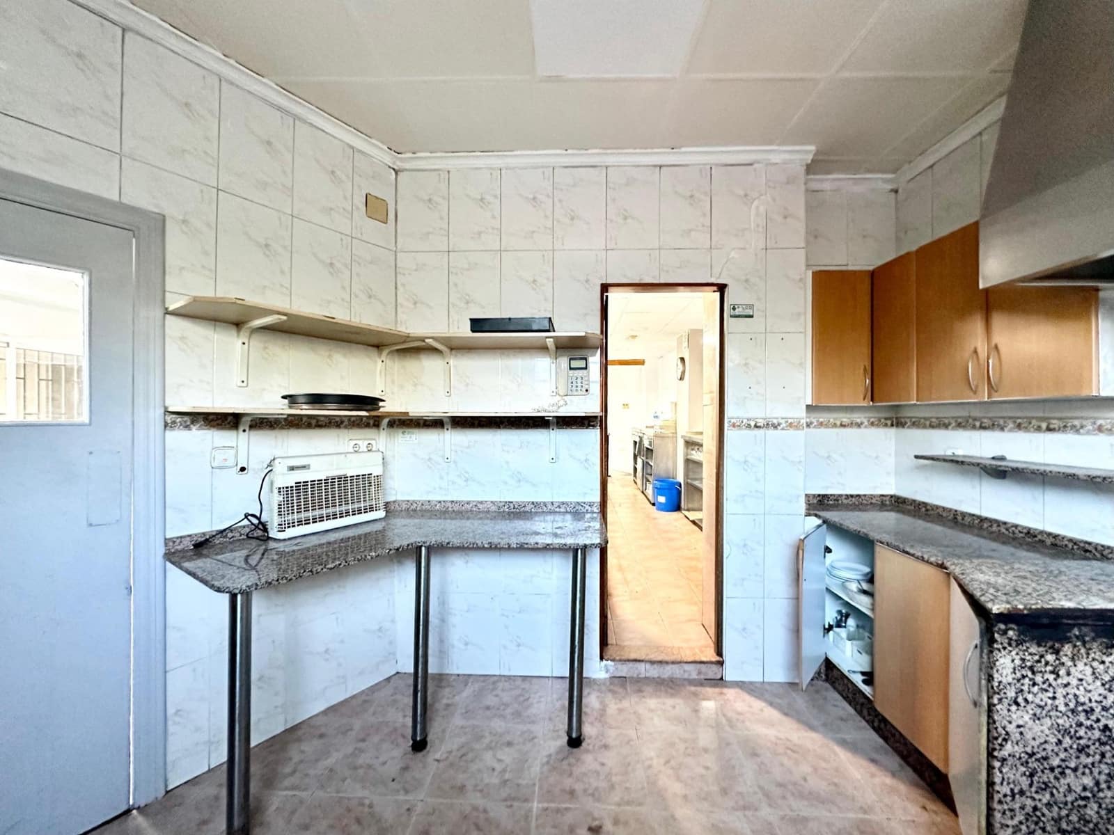 Kommersiell til salgs i L'Alcudia - € 135 000 (Ref: 8595343)