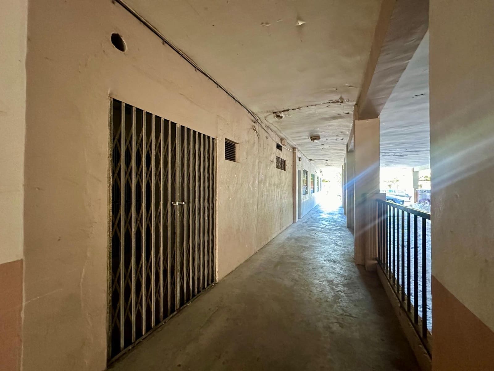 Kommersiell til salgs i L'Alcudia - € 135 000 (Ref: 8595343)