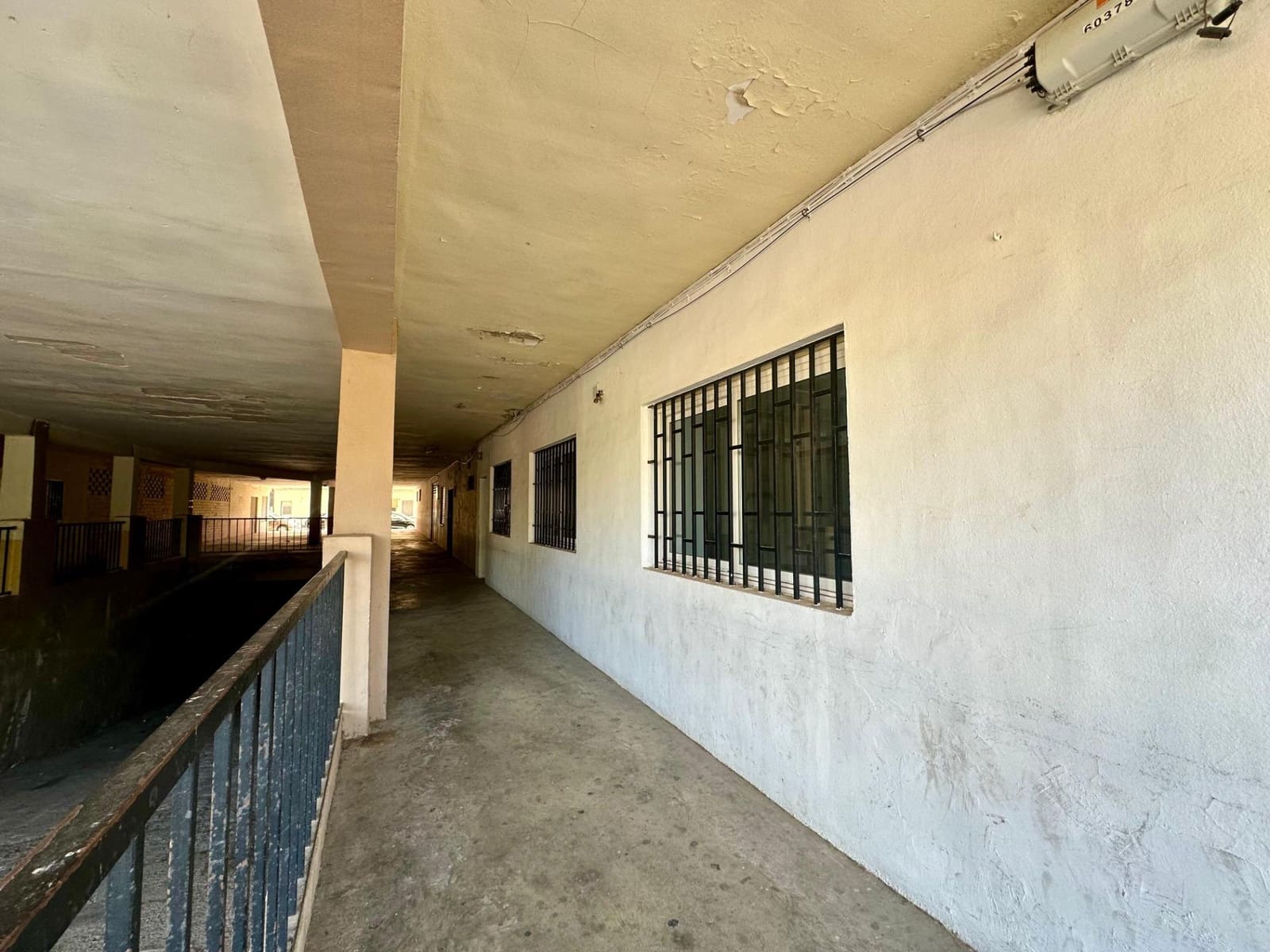 Kommersiell til salgs i L'Alcudia - € 135 000 (Ref: 8595343)