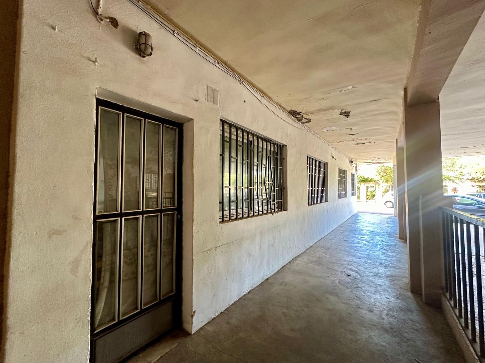 Kommersiell til salgs i L'Alcudia - € 135 000 (Ref: 8595343)